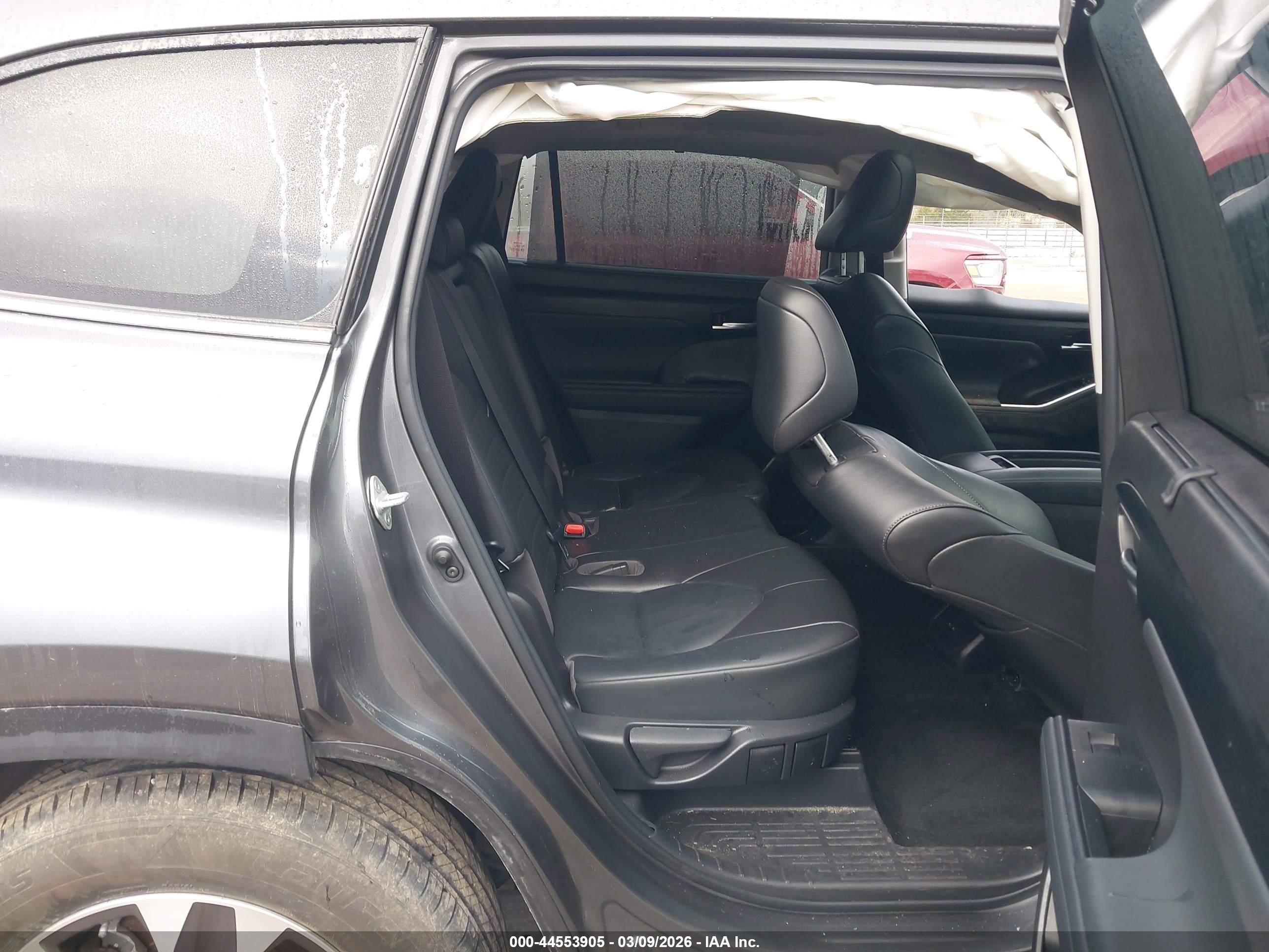 TOYOTA HIGHLANDER image 8
