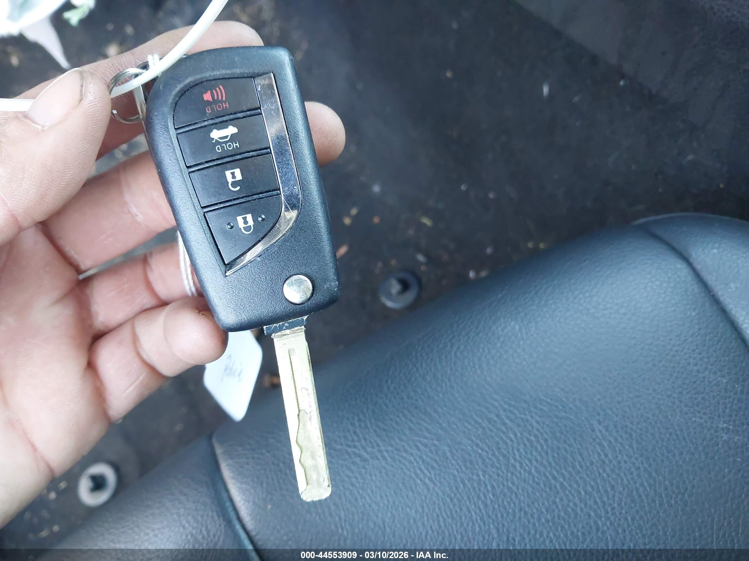 TOYOTA CAMRY image 11