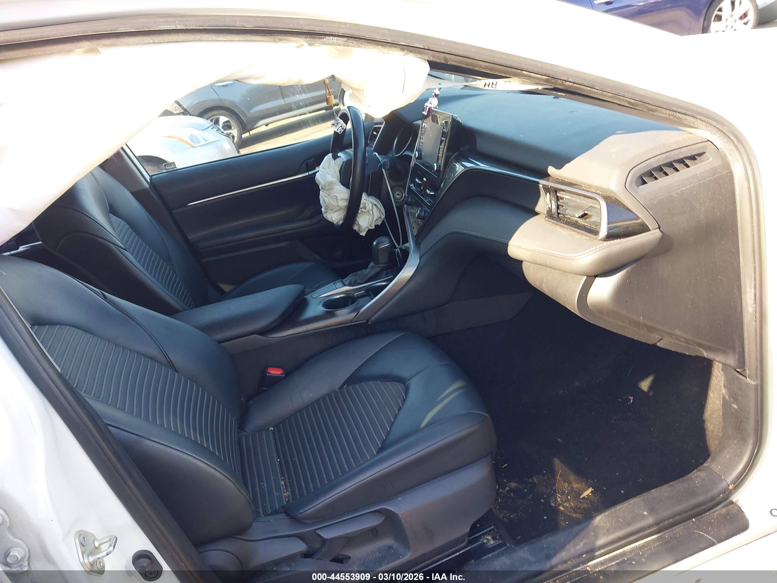 TOYOTA CAMRY image 5