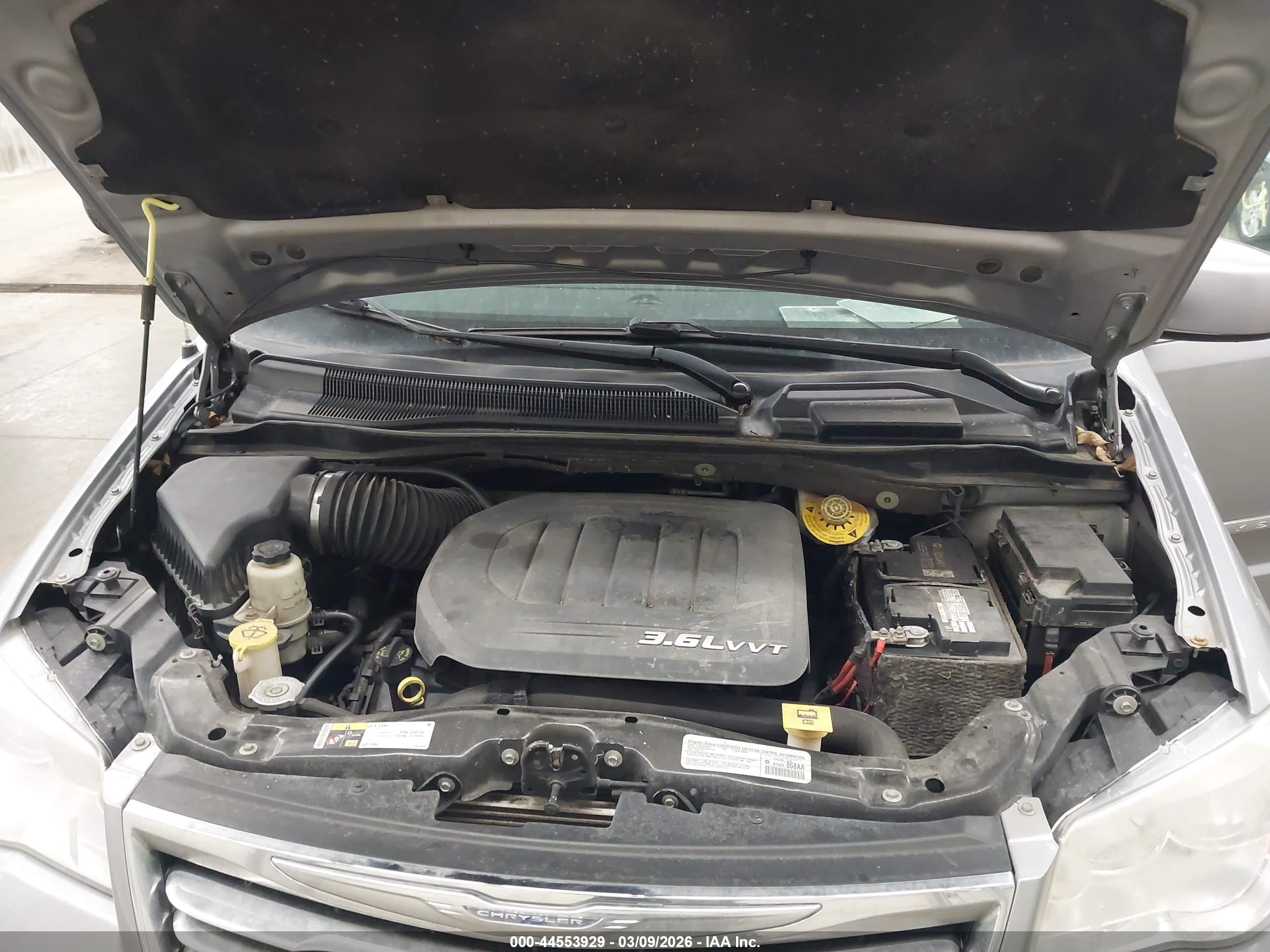 CHRYSLER TOWN image 10