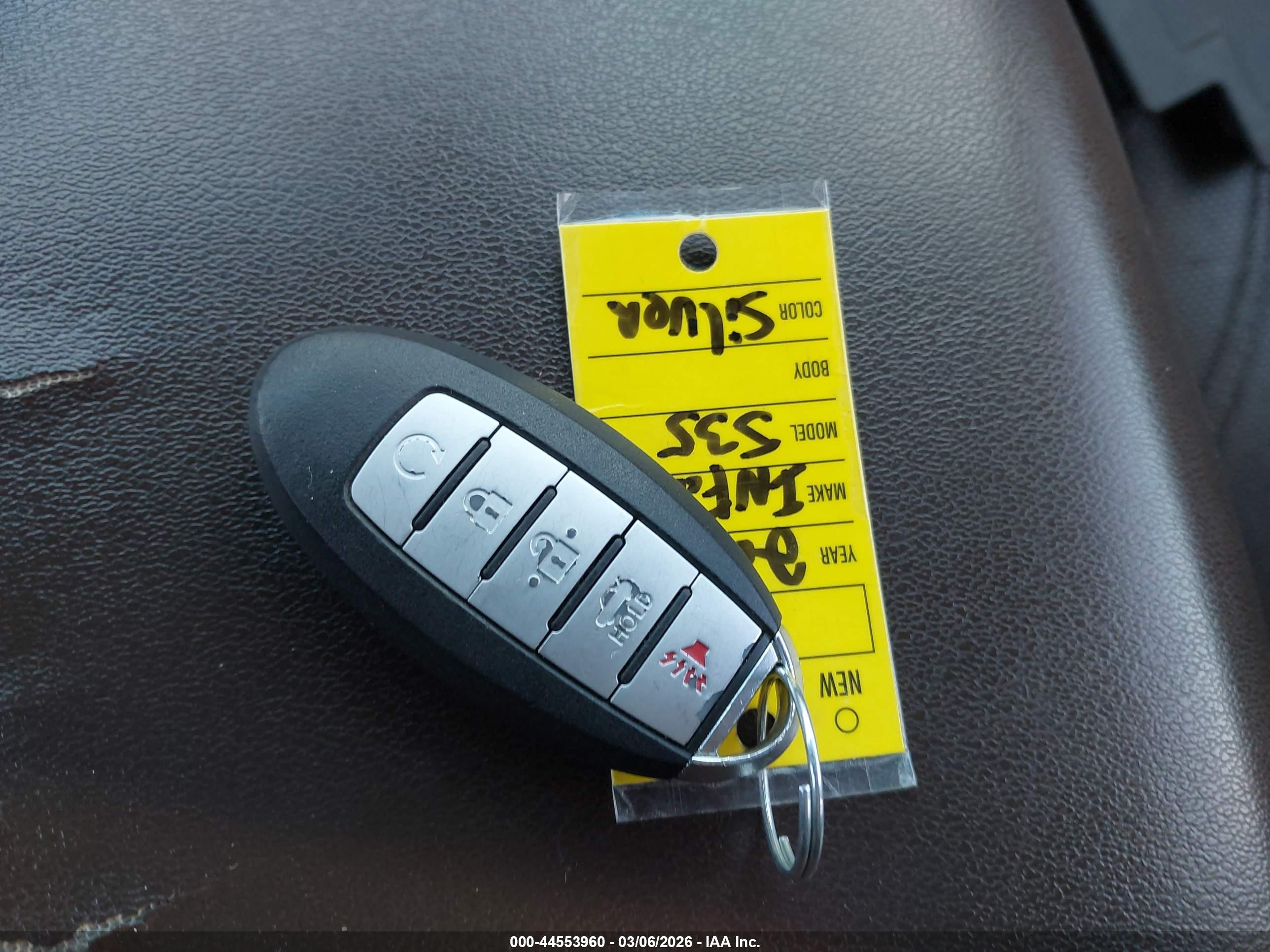 INFINITI JX35 image 11