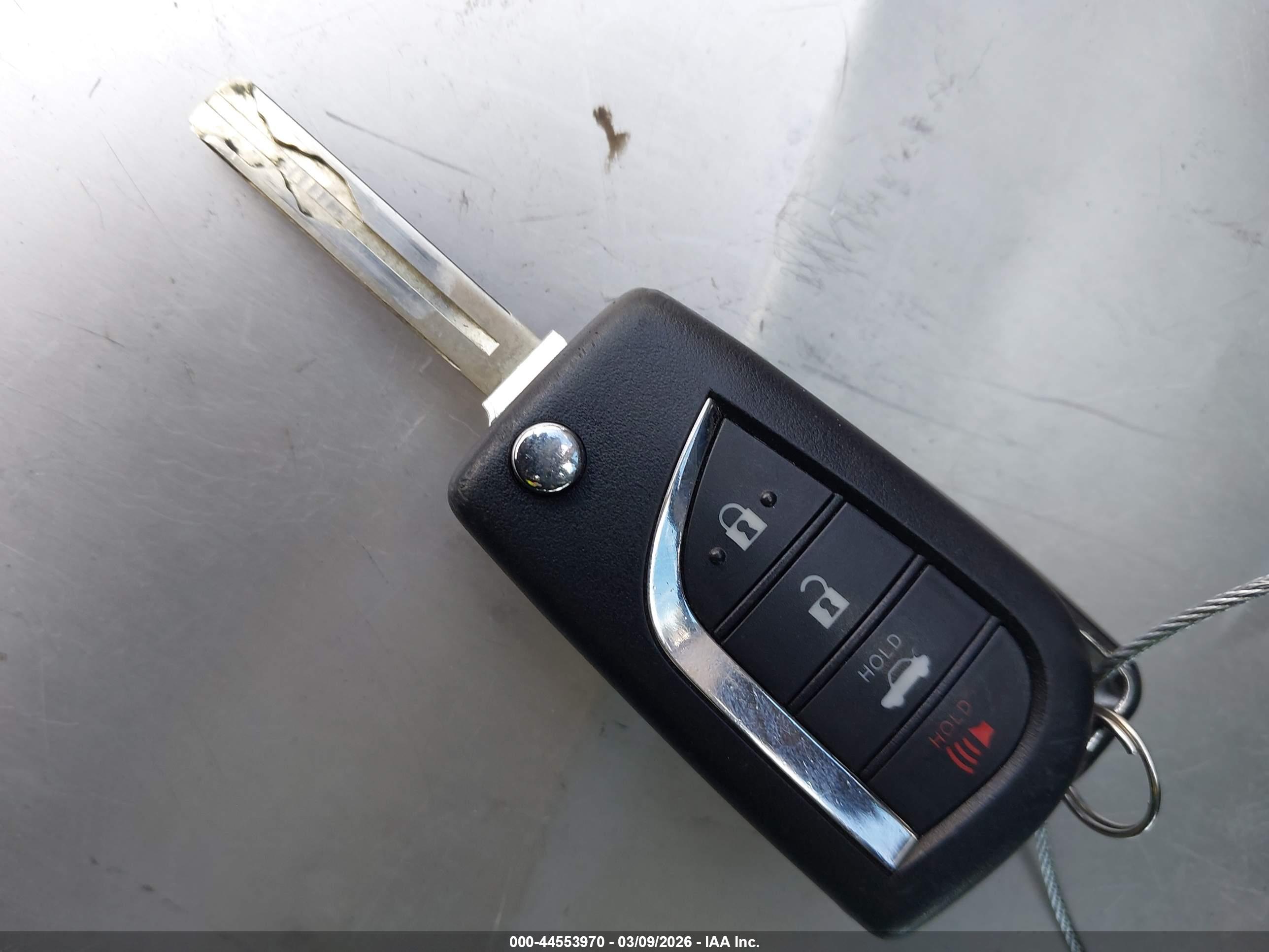 TOYOTA CAMRY image 11