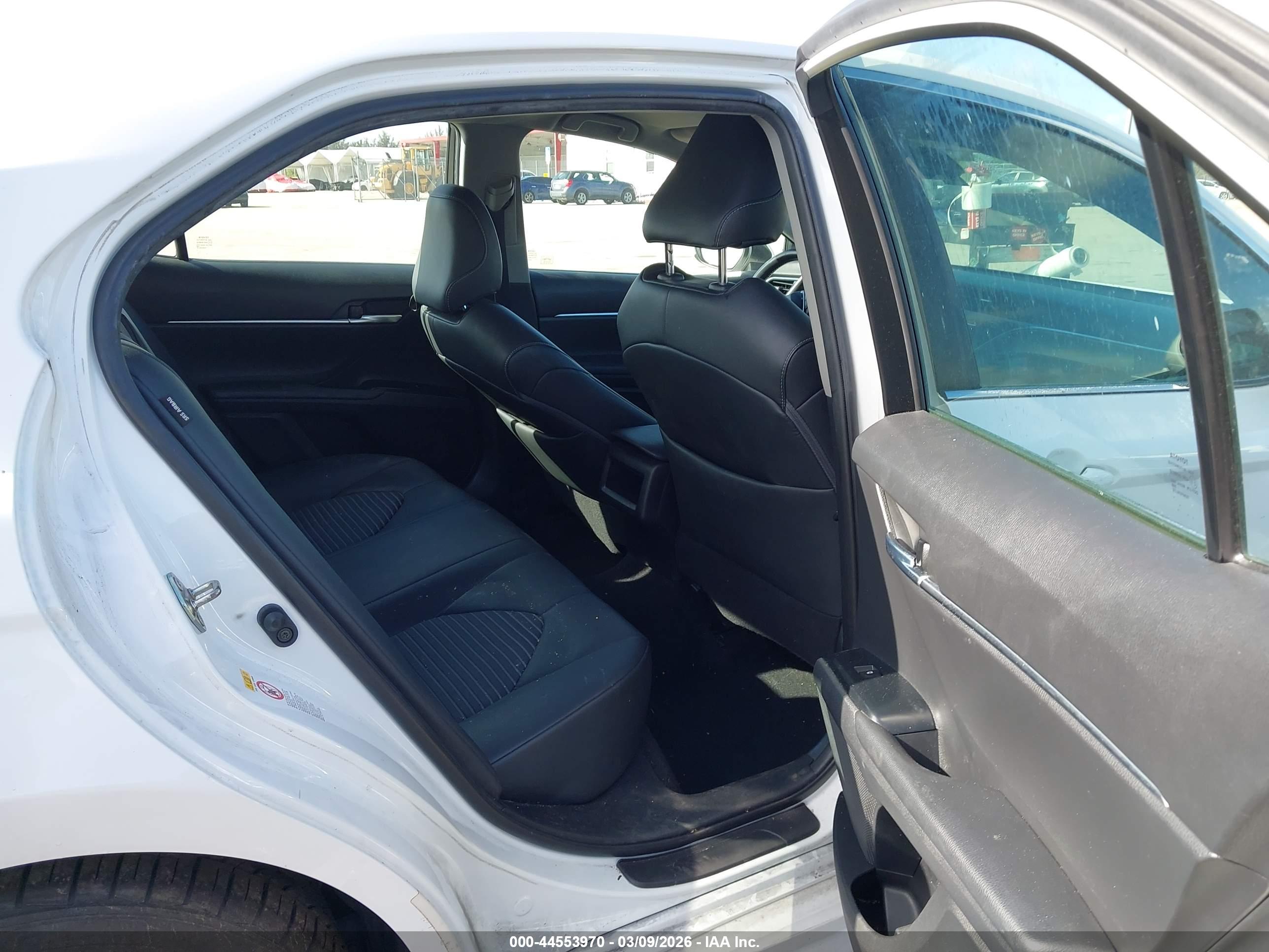 TOYOTA CAMRY image 8