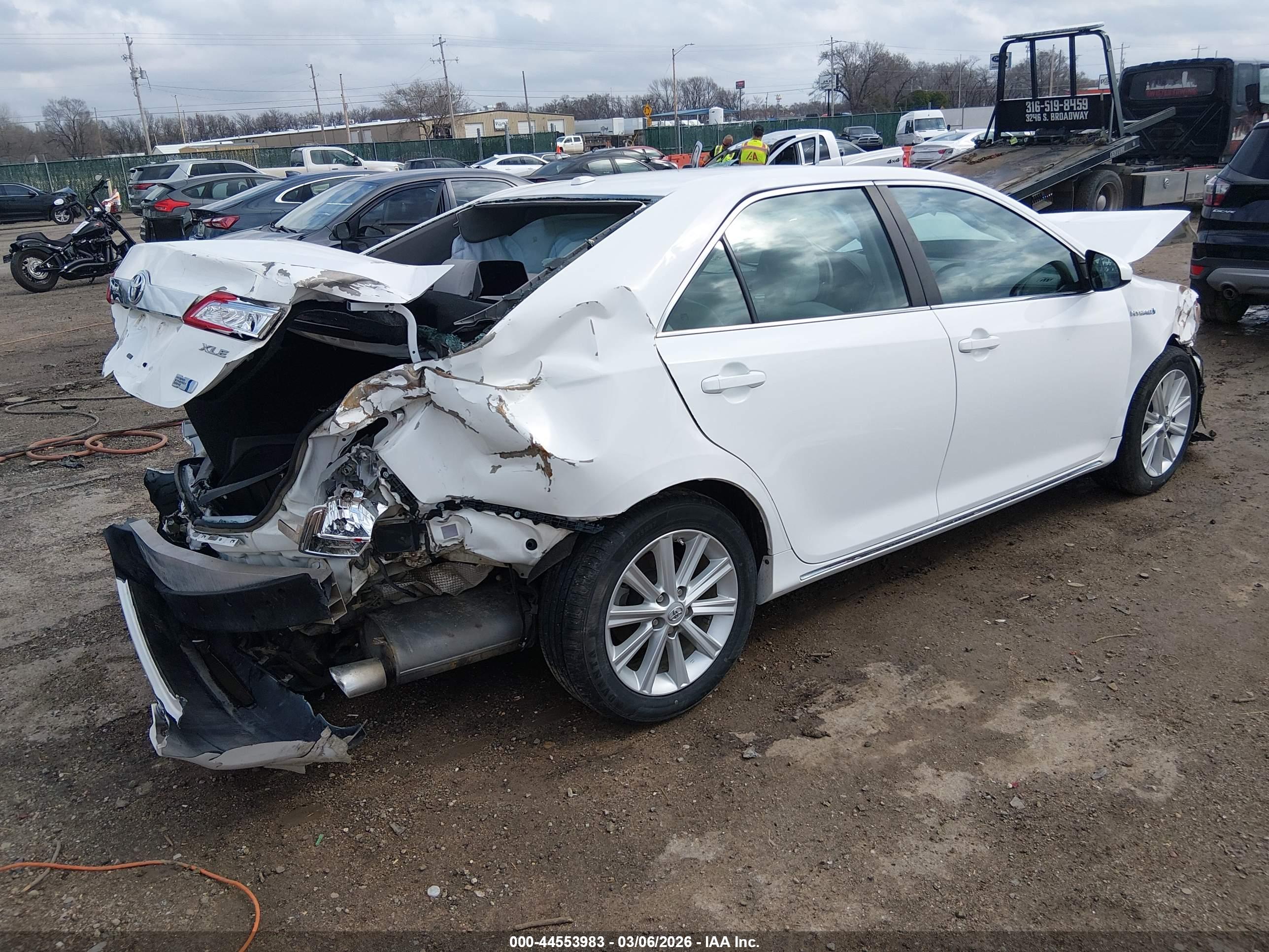TOYOTA CAMRY image 4