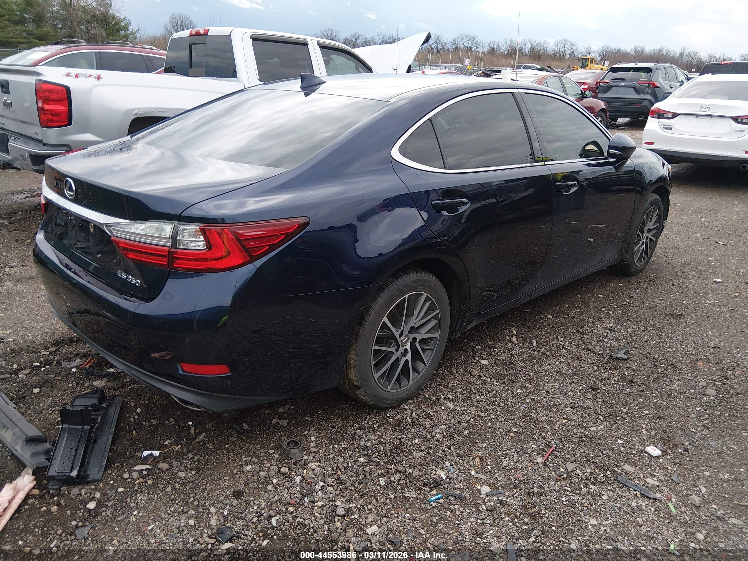 LEXUS ES image 4