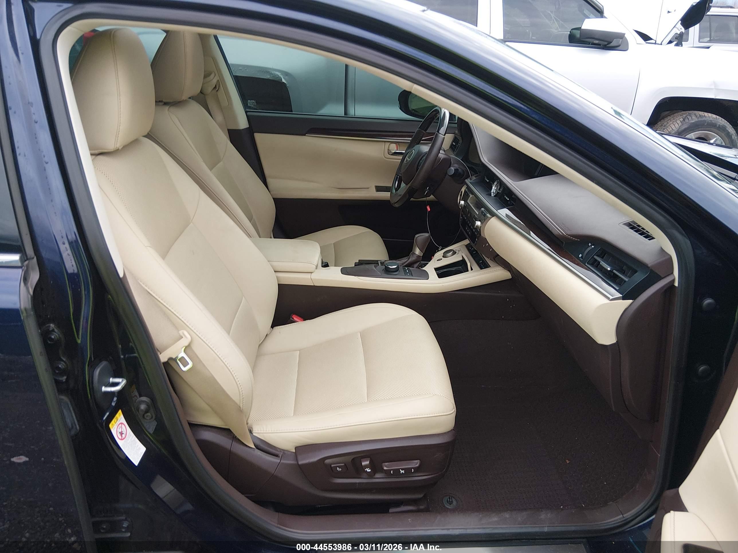 LEXUS ES image 5