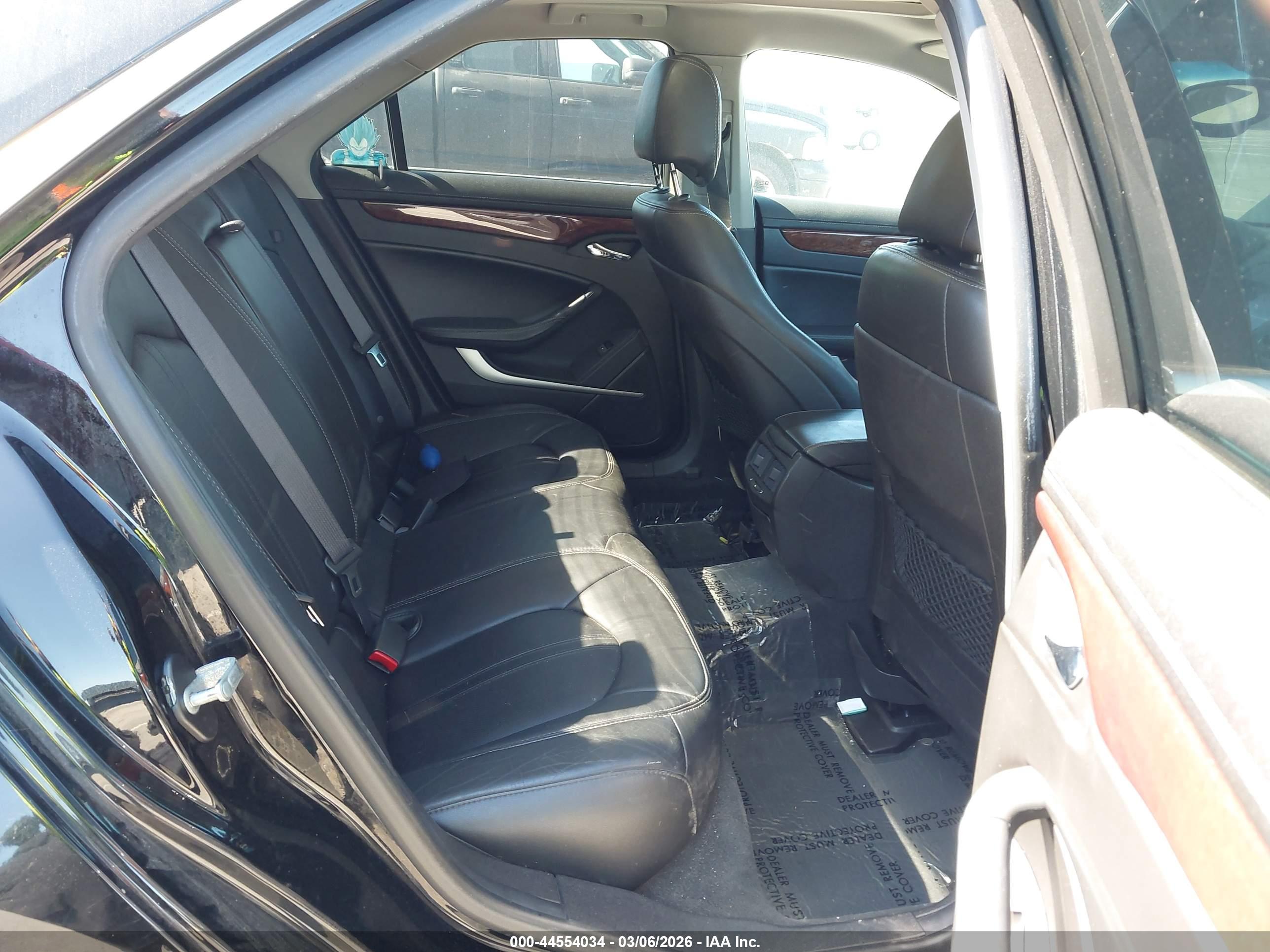 CADILLAC CTS image 8