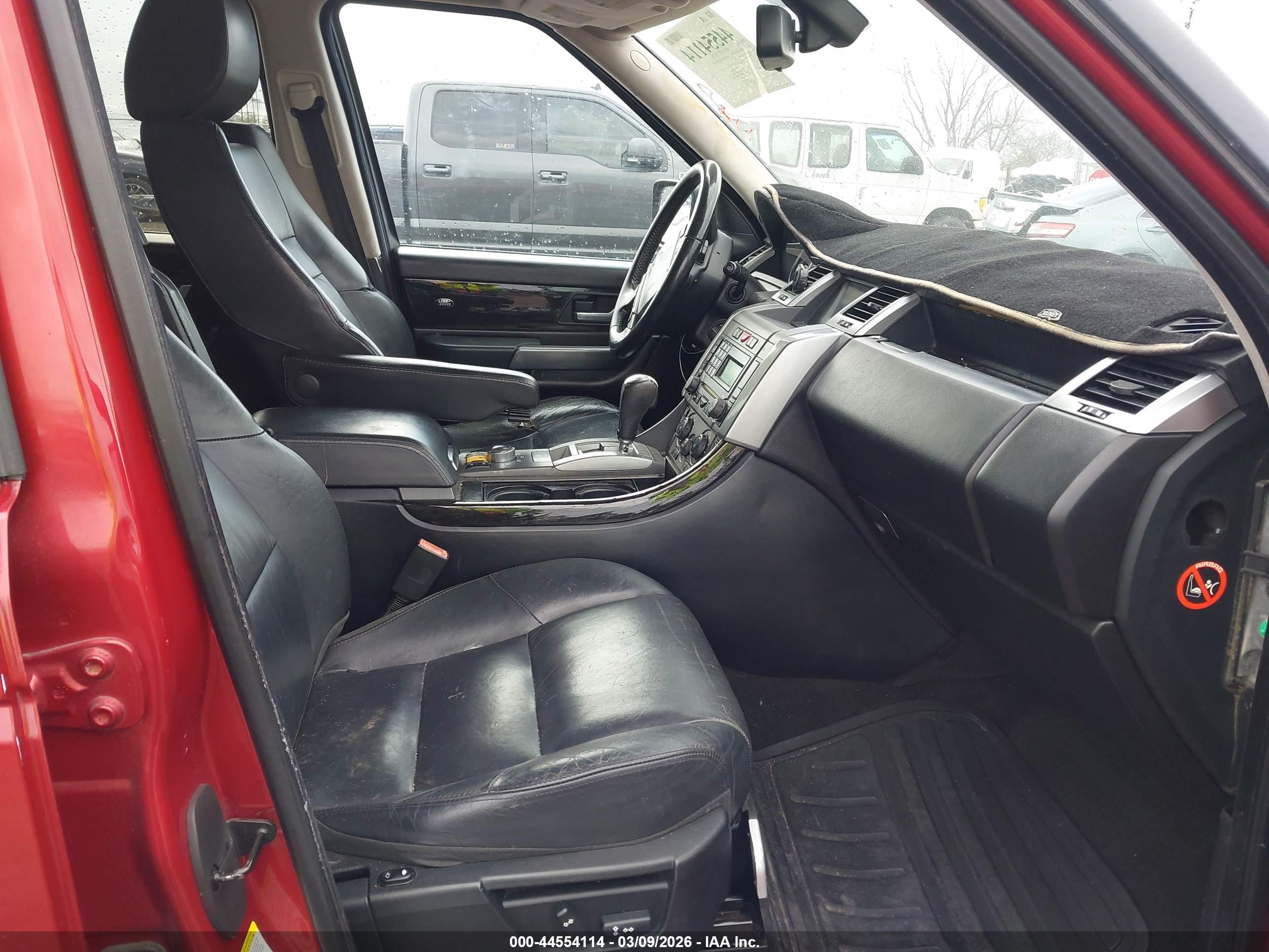 LAND ROVER image 5