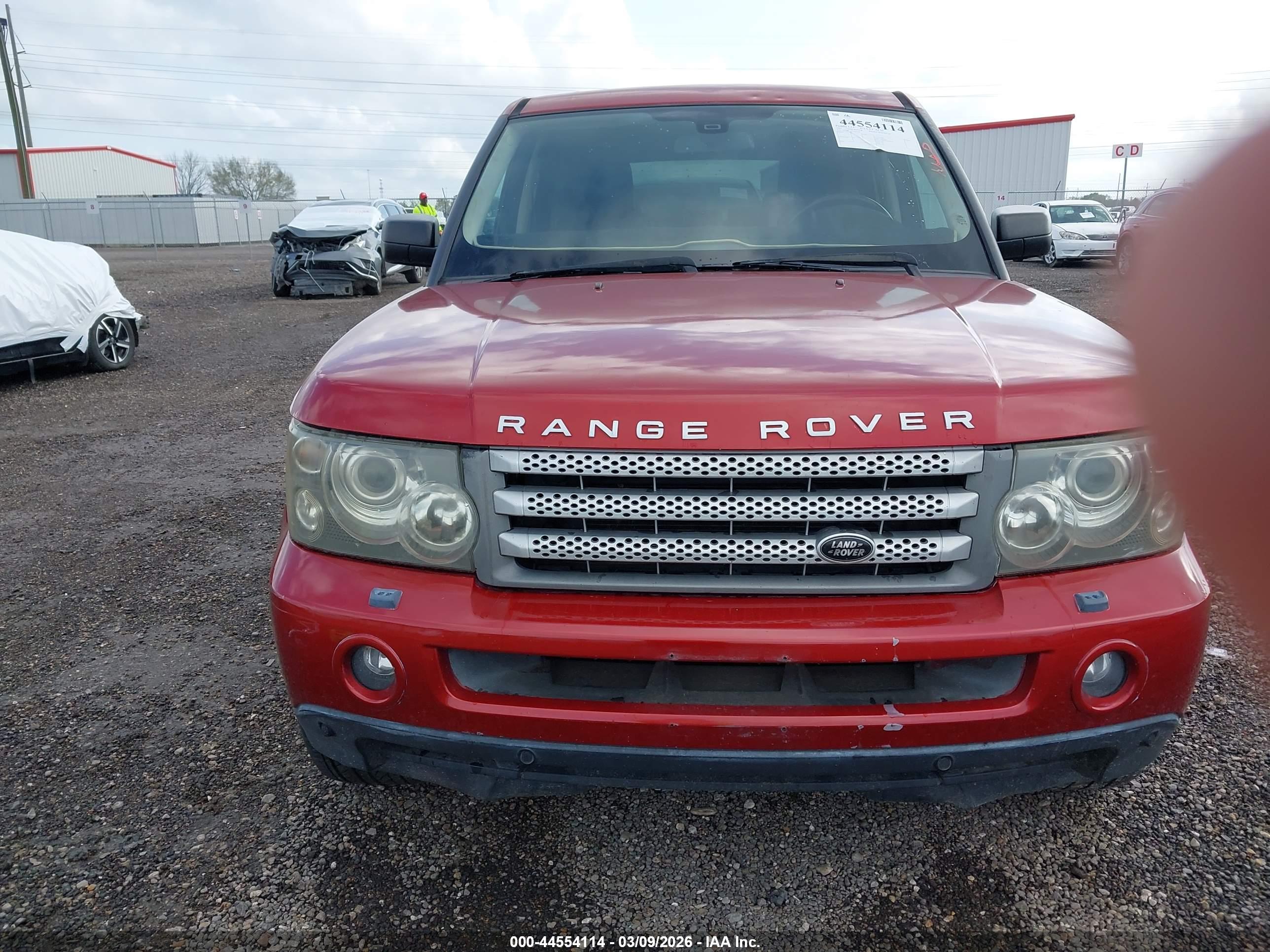 LAND ROVER image 6