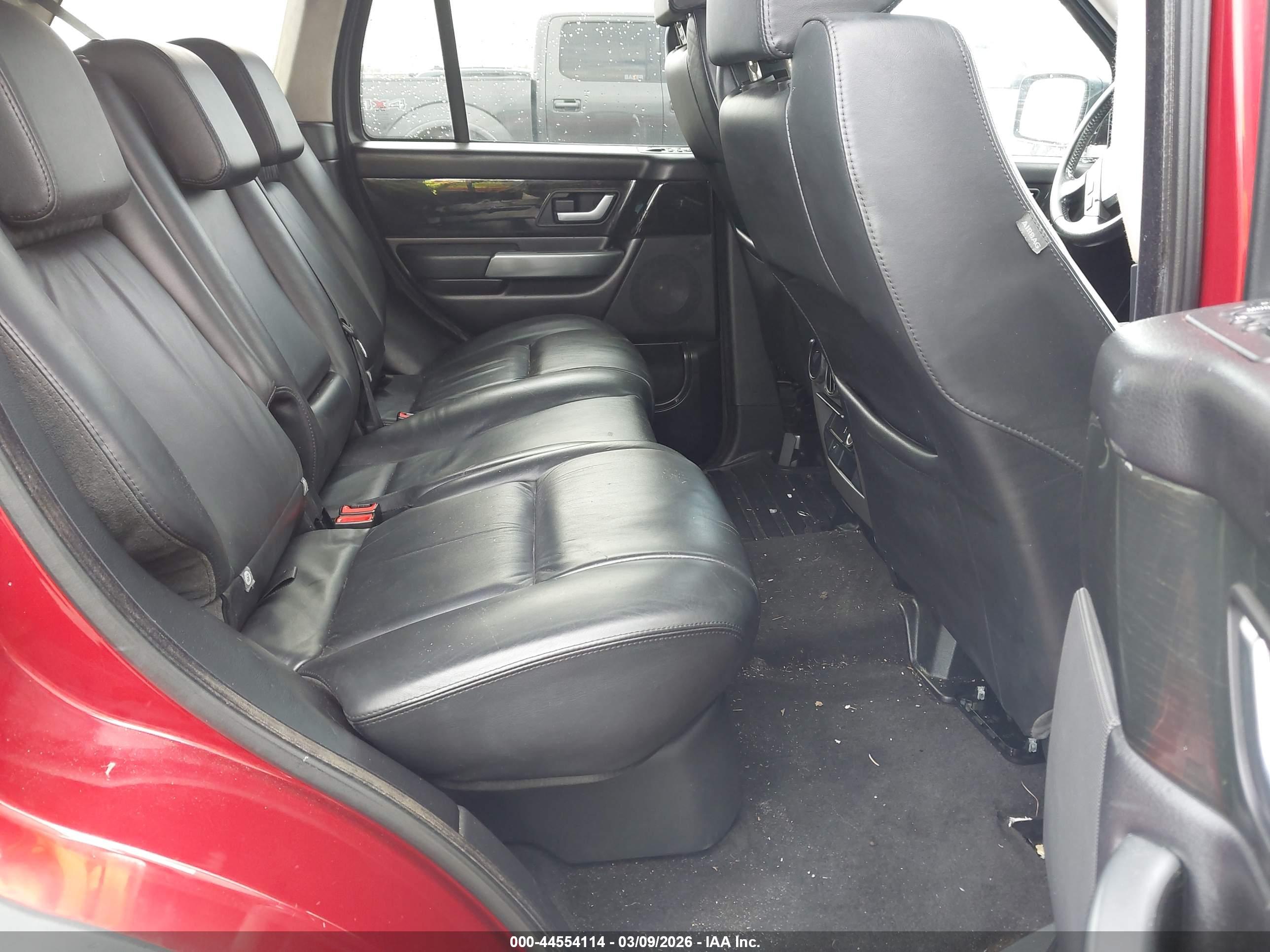LAND ROVER image 8