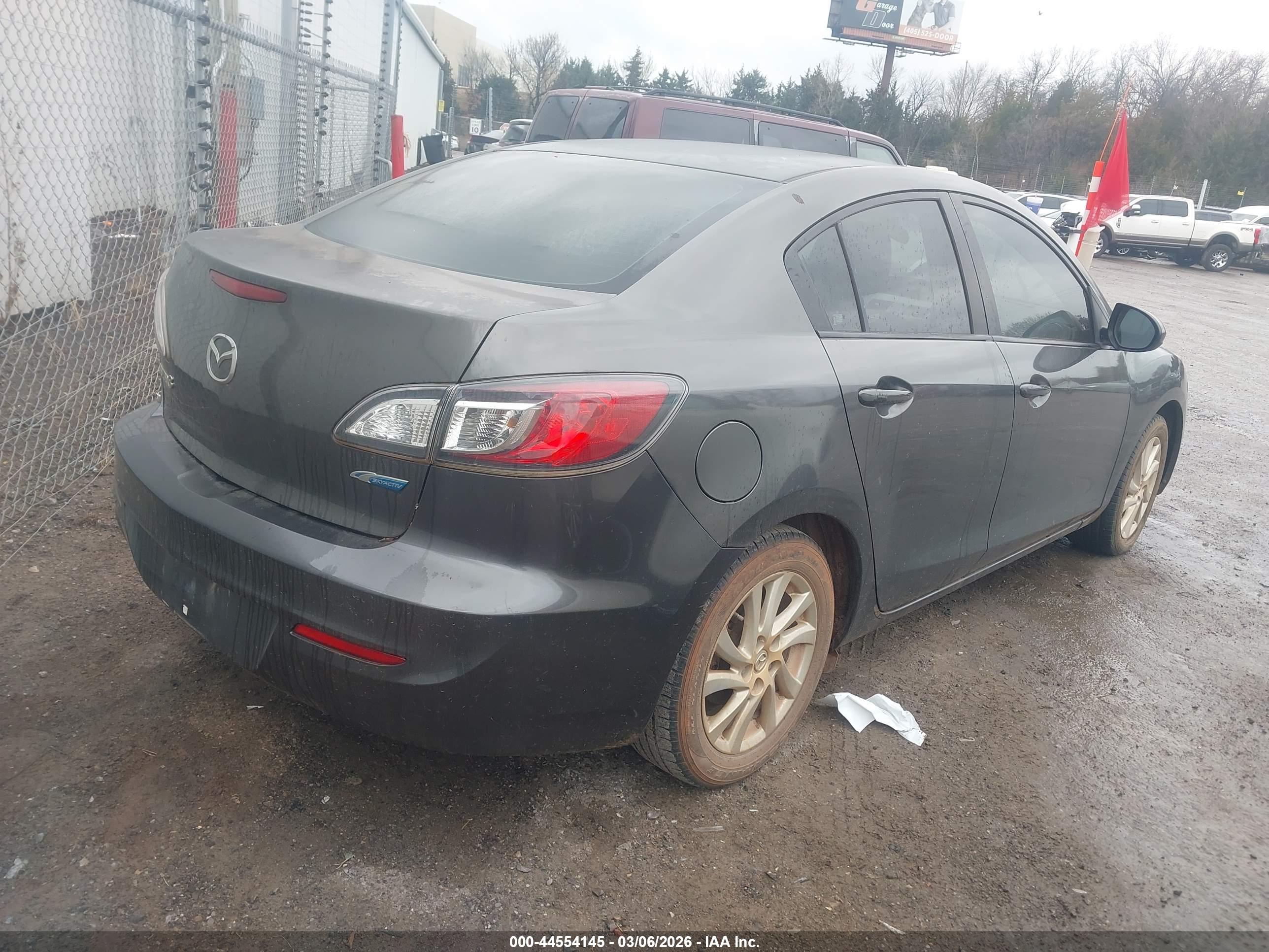 MAZDA MAZDA3 image 4