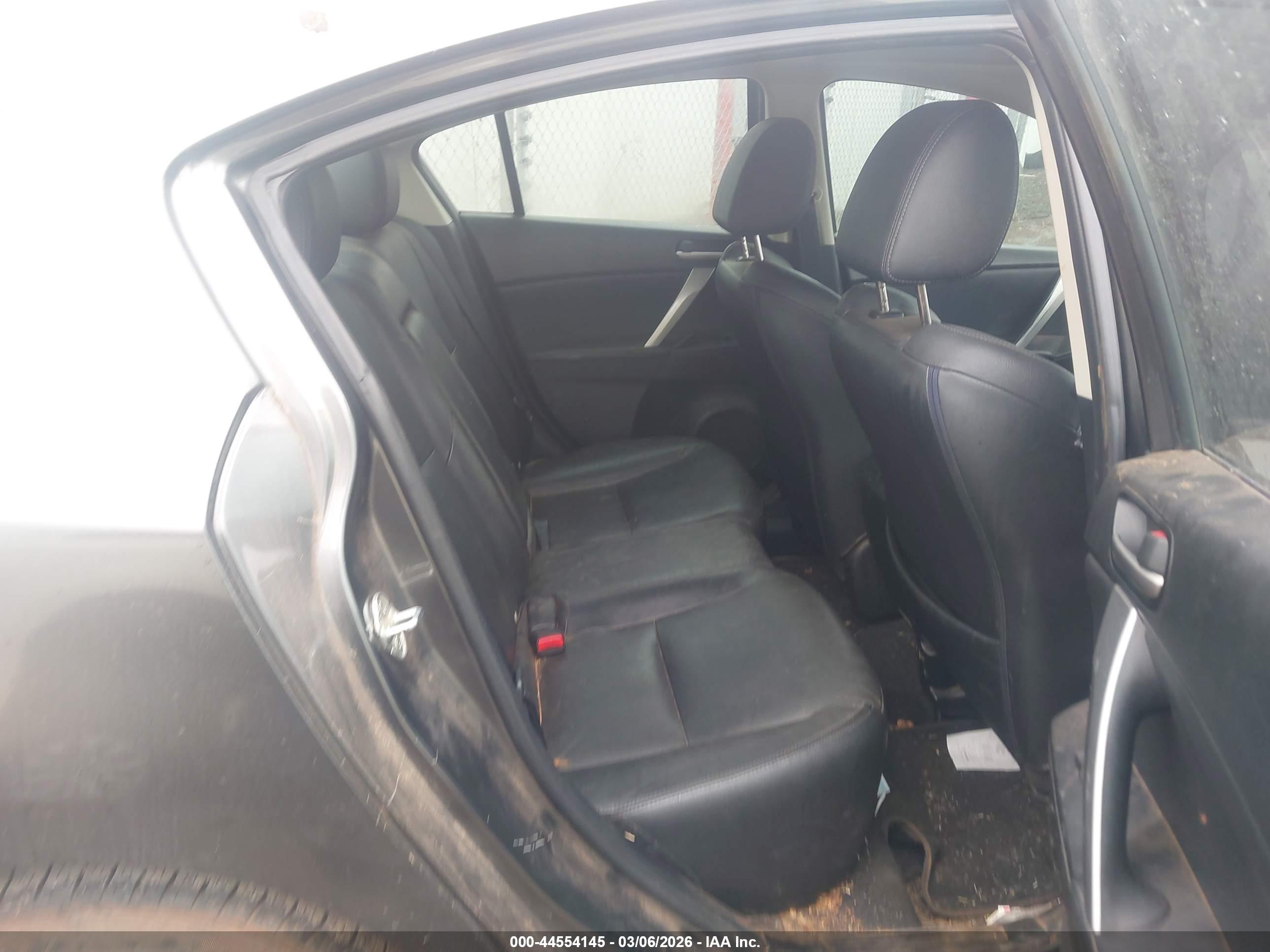 MAZDA MAZDA3 image 8
