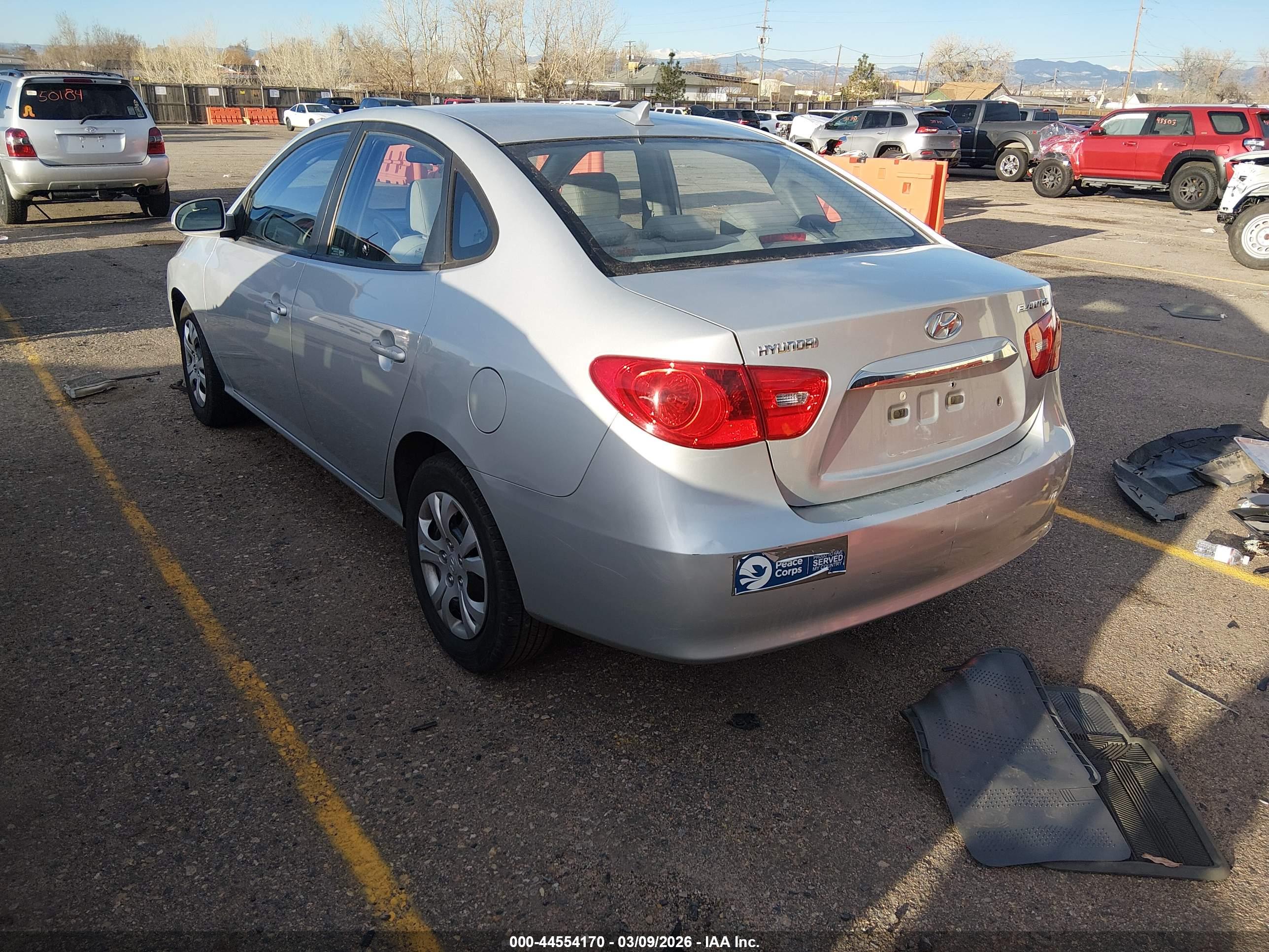 HYUNDAI ELANTRA image 3