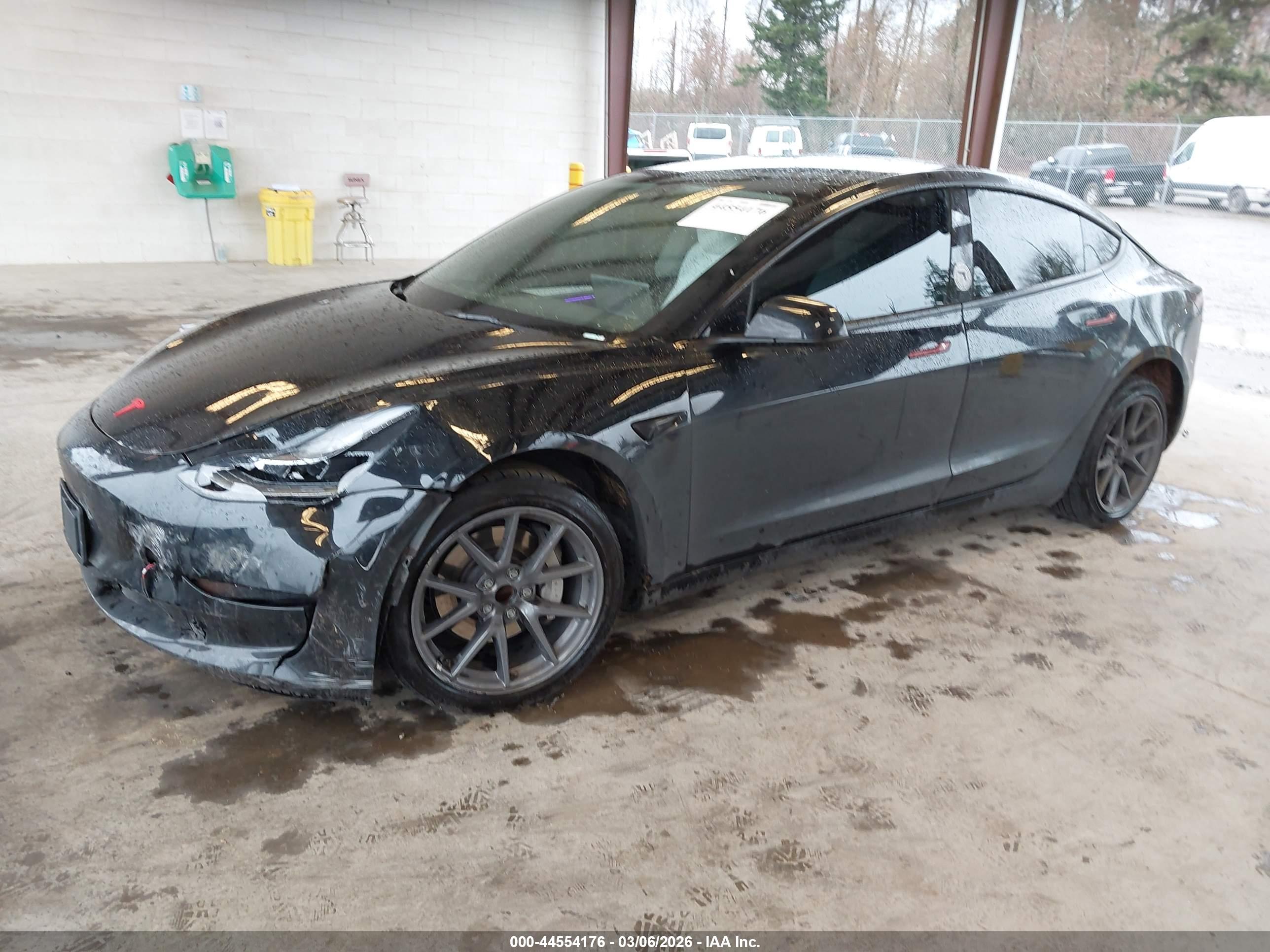 TESLA MODEL image 2