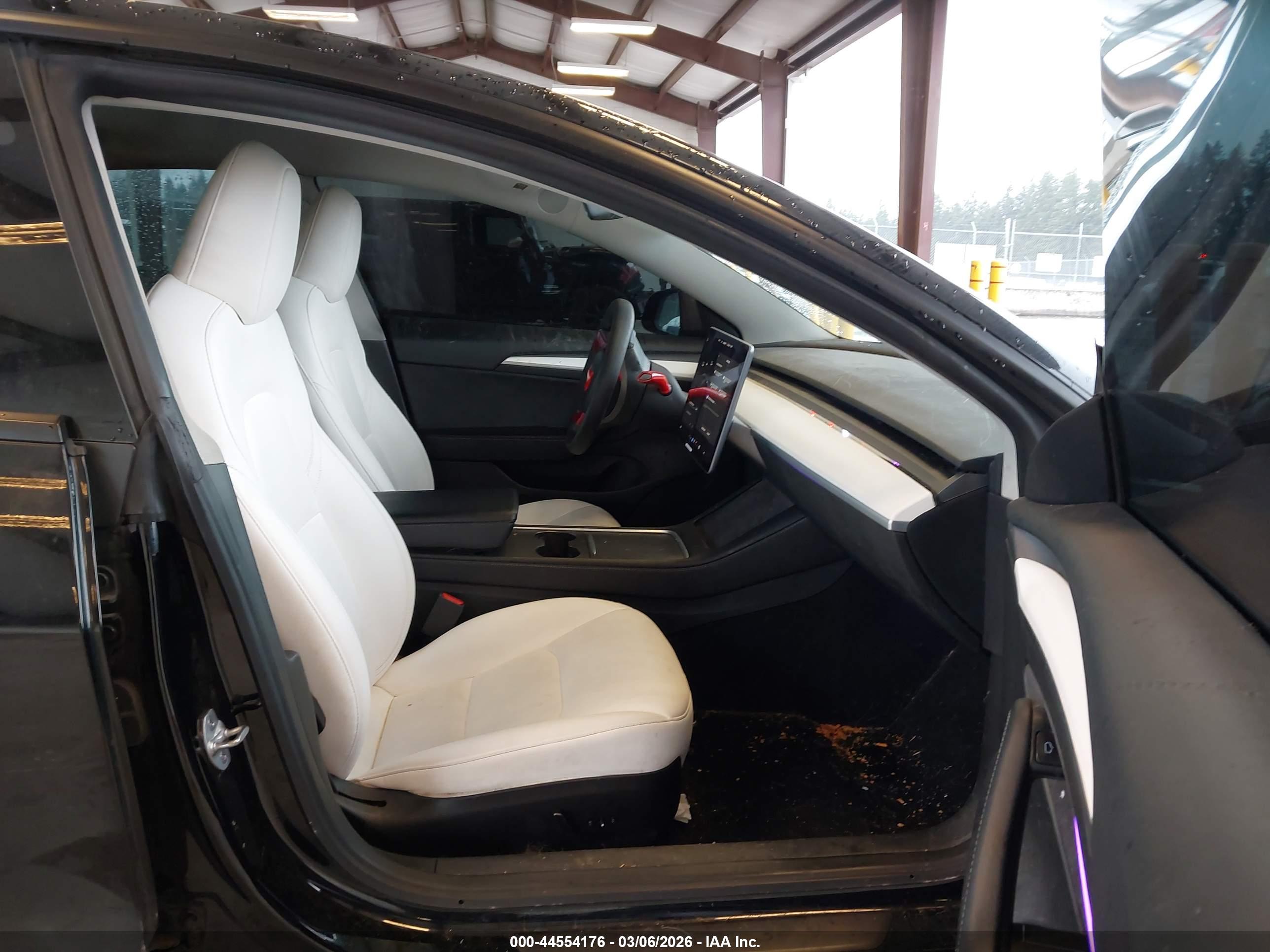 TESLA MODEL image 5