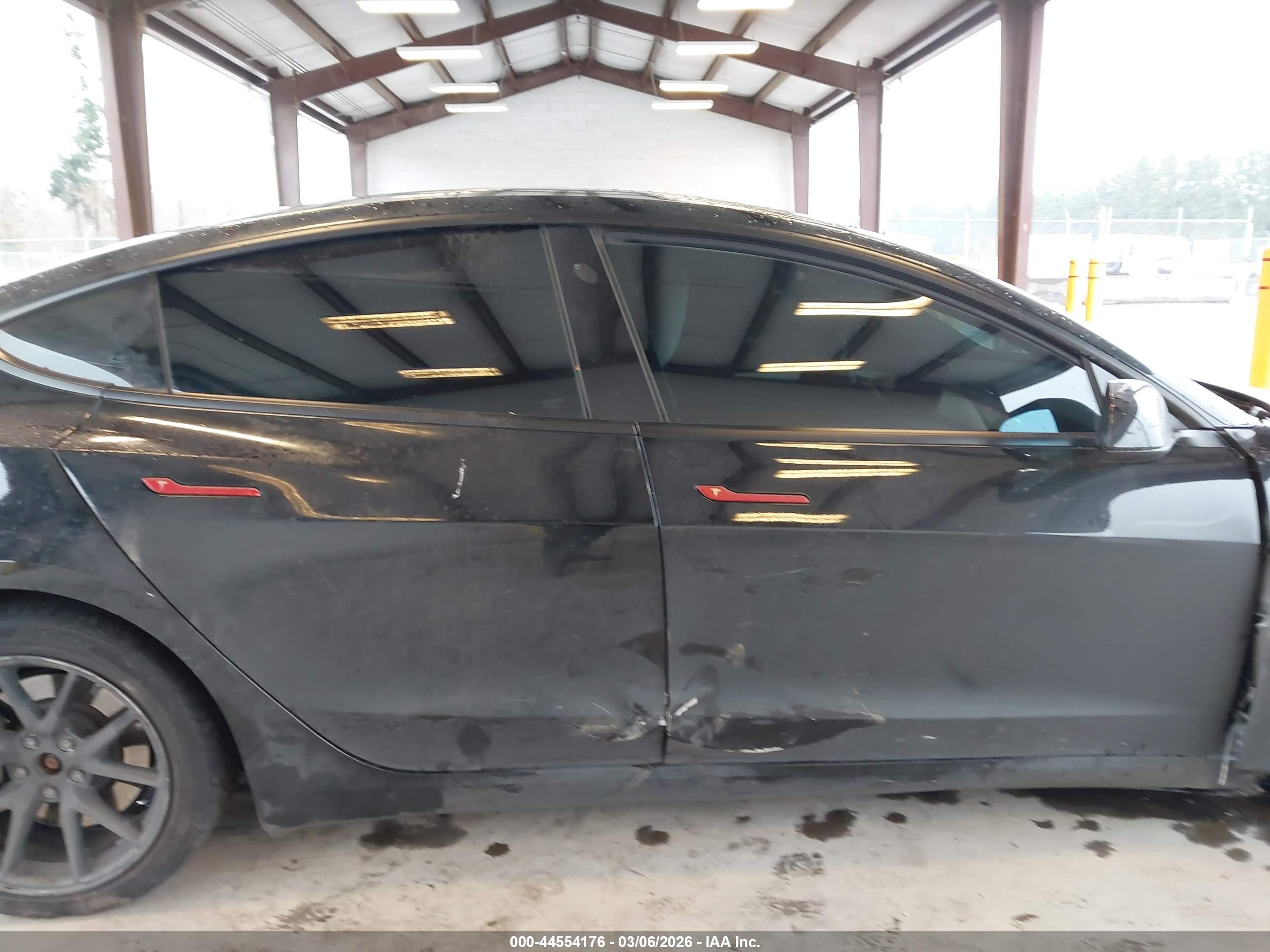 TESLA MODEL image 6