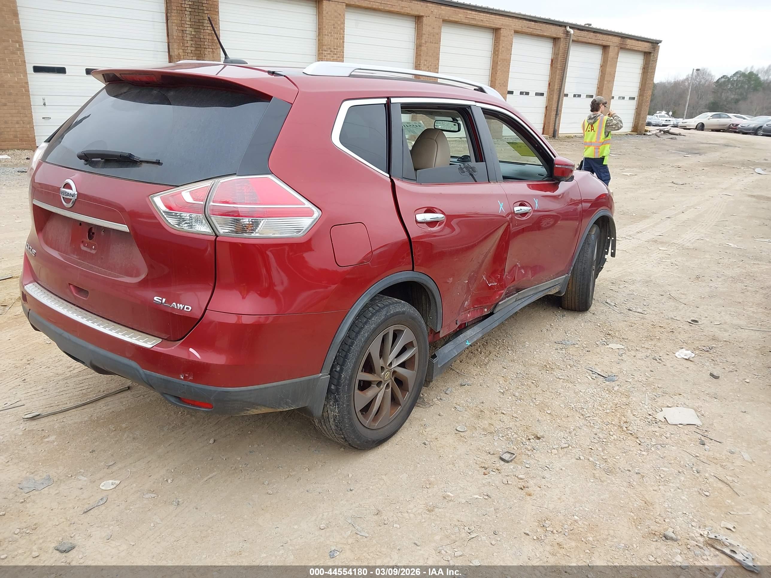 NISSAN ROGUE image 4