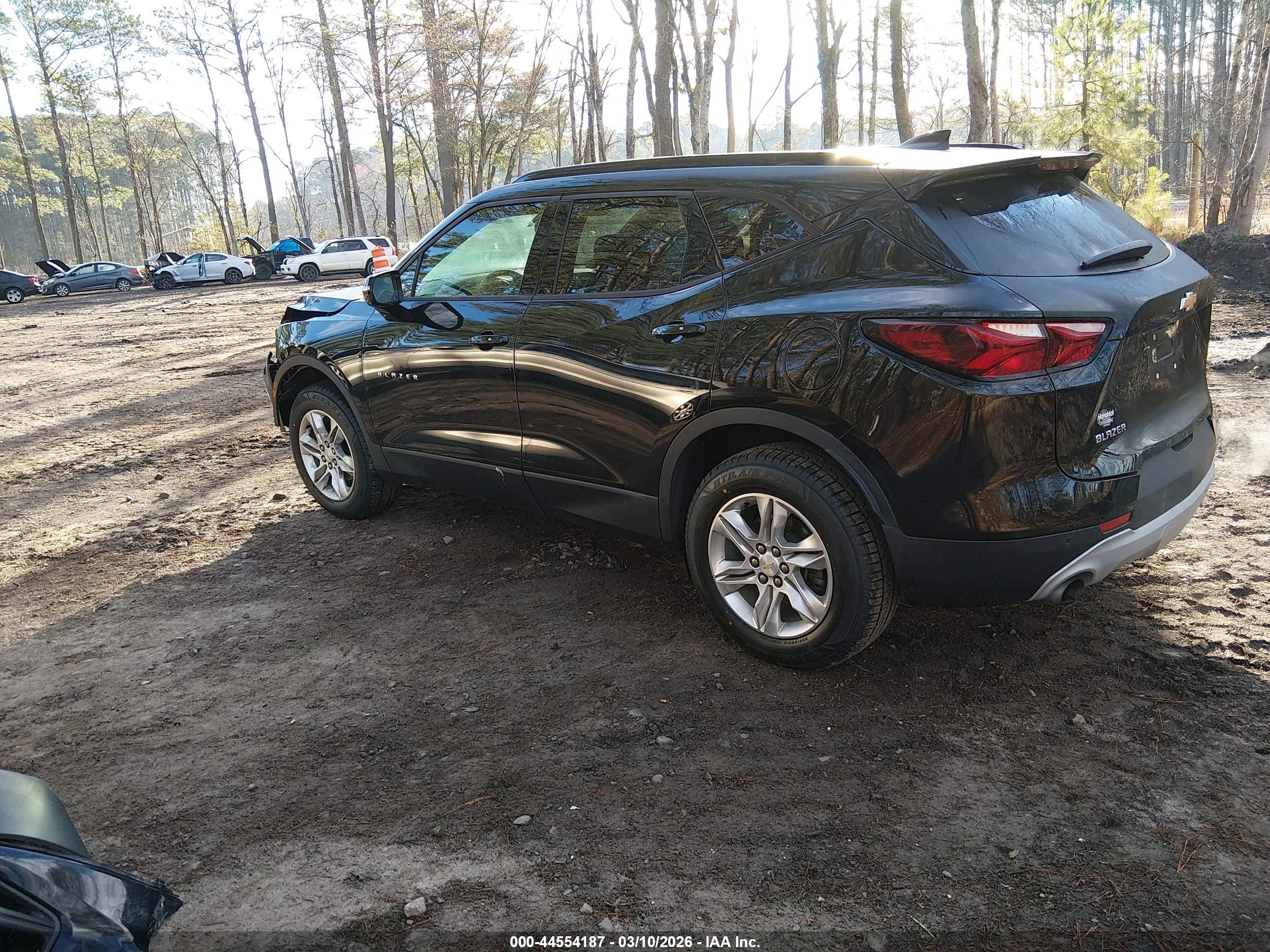 CHEVROLET BLAZER image 3