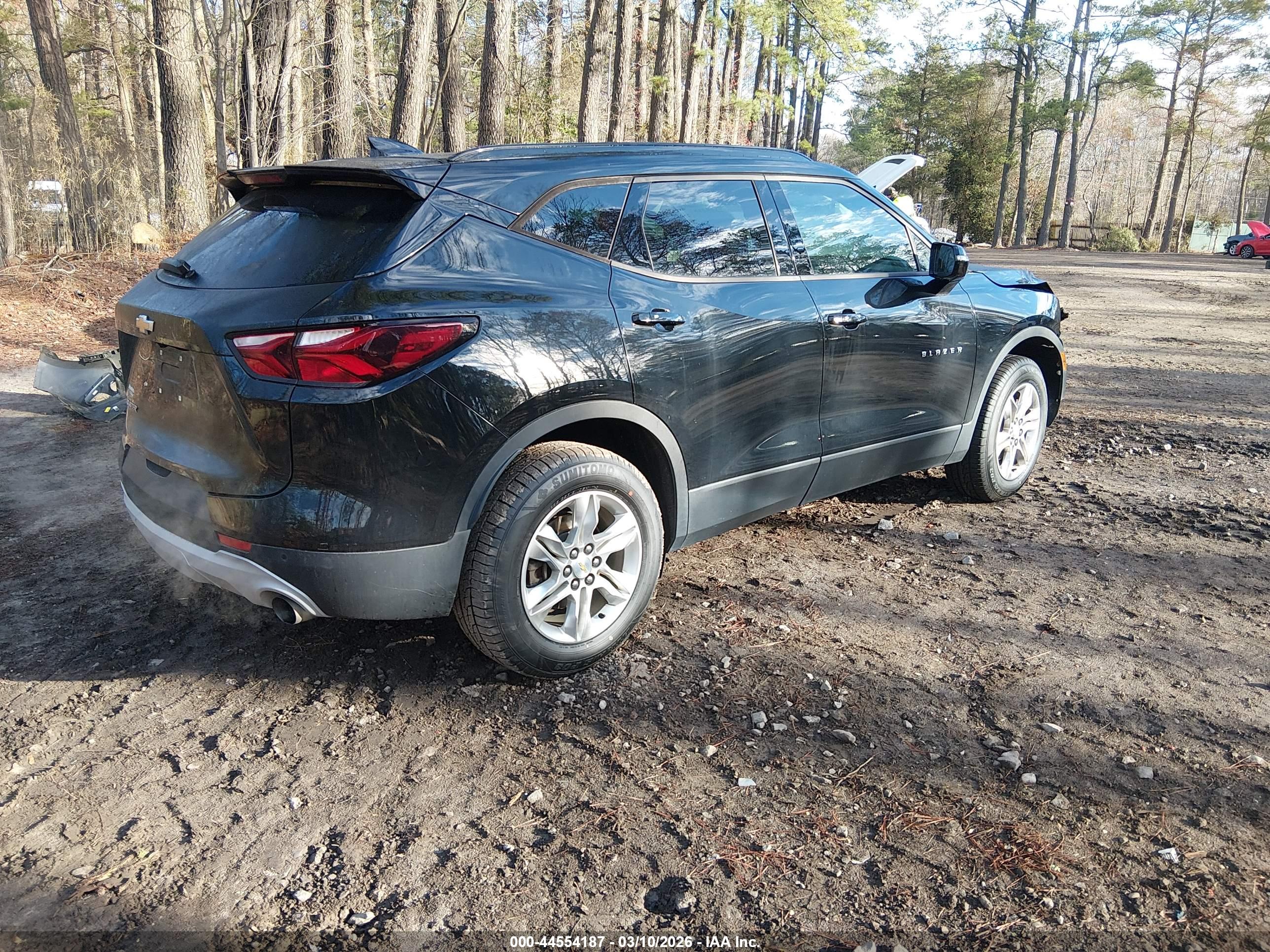 CHEVROLET BLAZER image 4