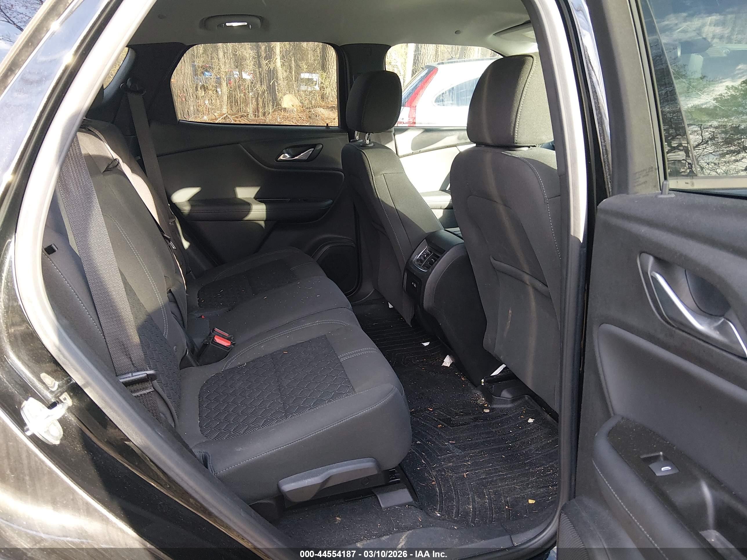 CHEVROLET BLAZER image 8