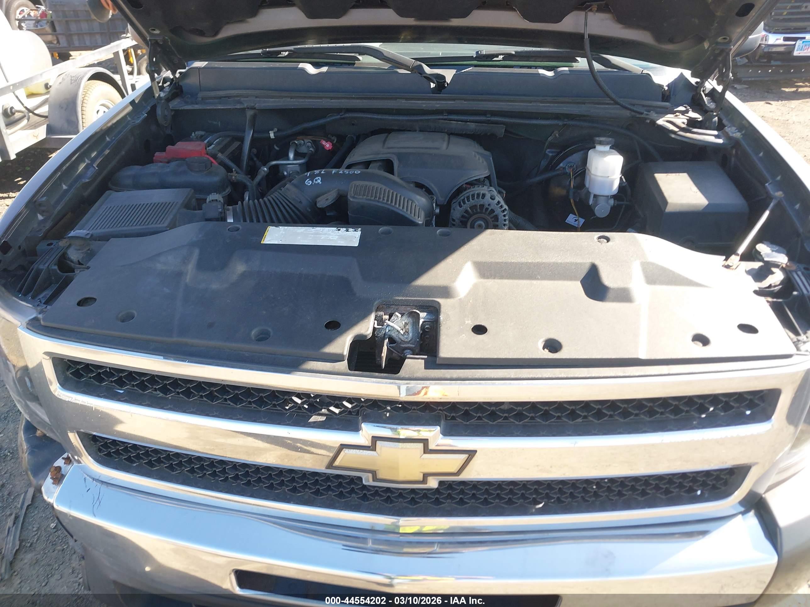 CHEVROLET SILVERADO image 10