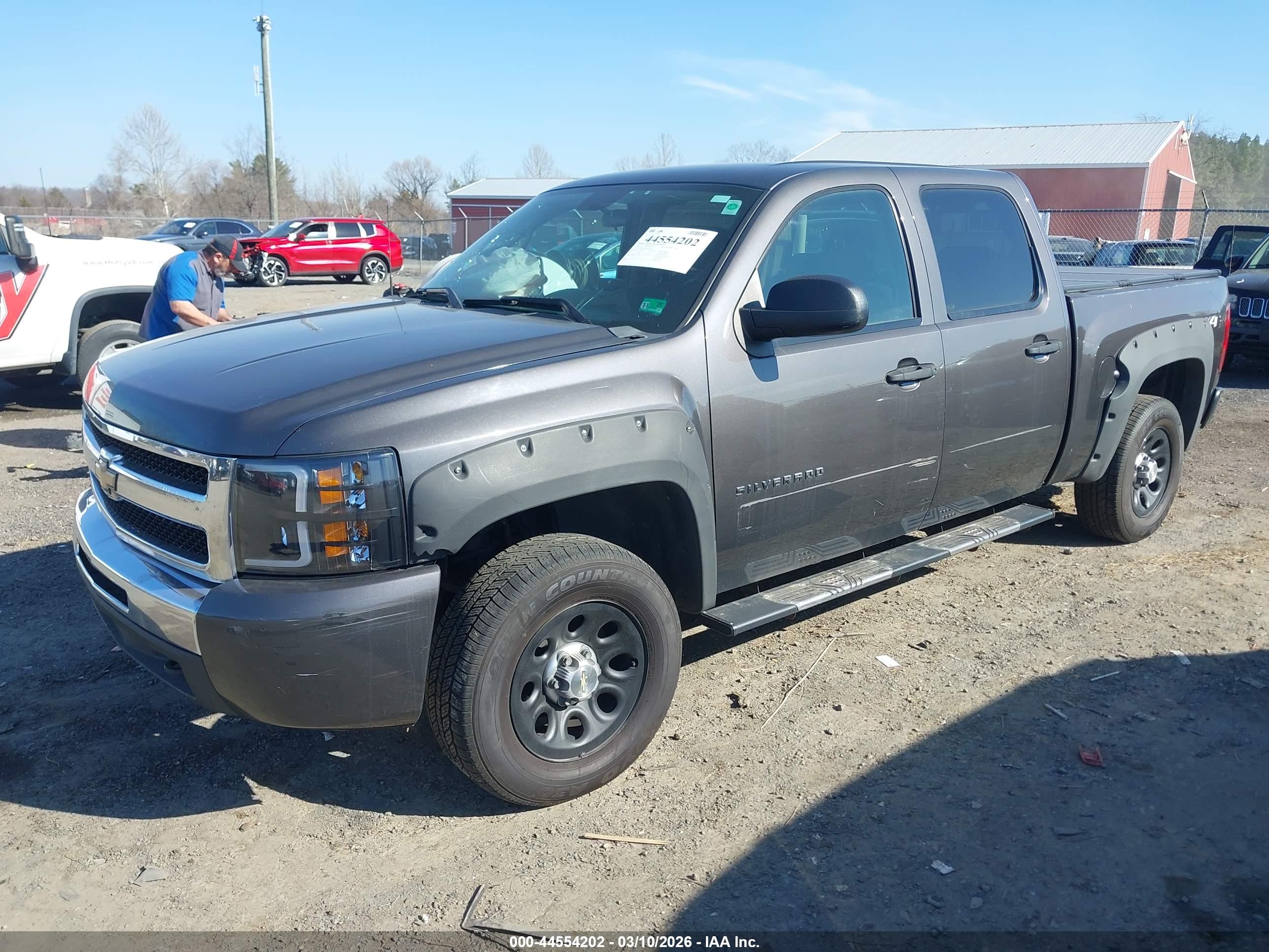 CHEVROLET SILVERADO image 2