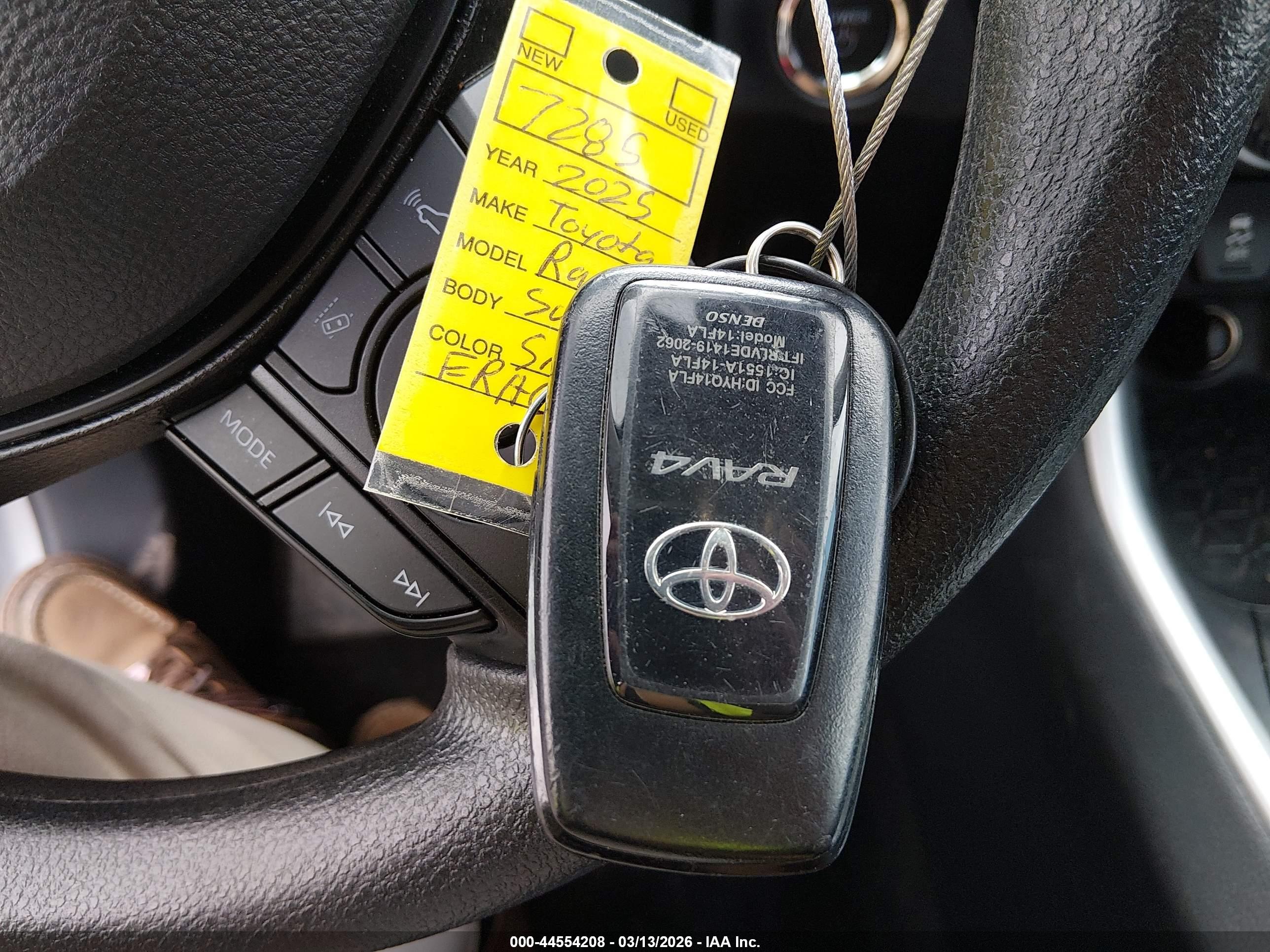 TOYOTA RAV4 image 11