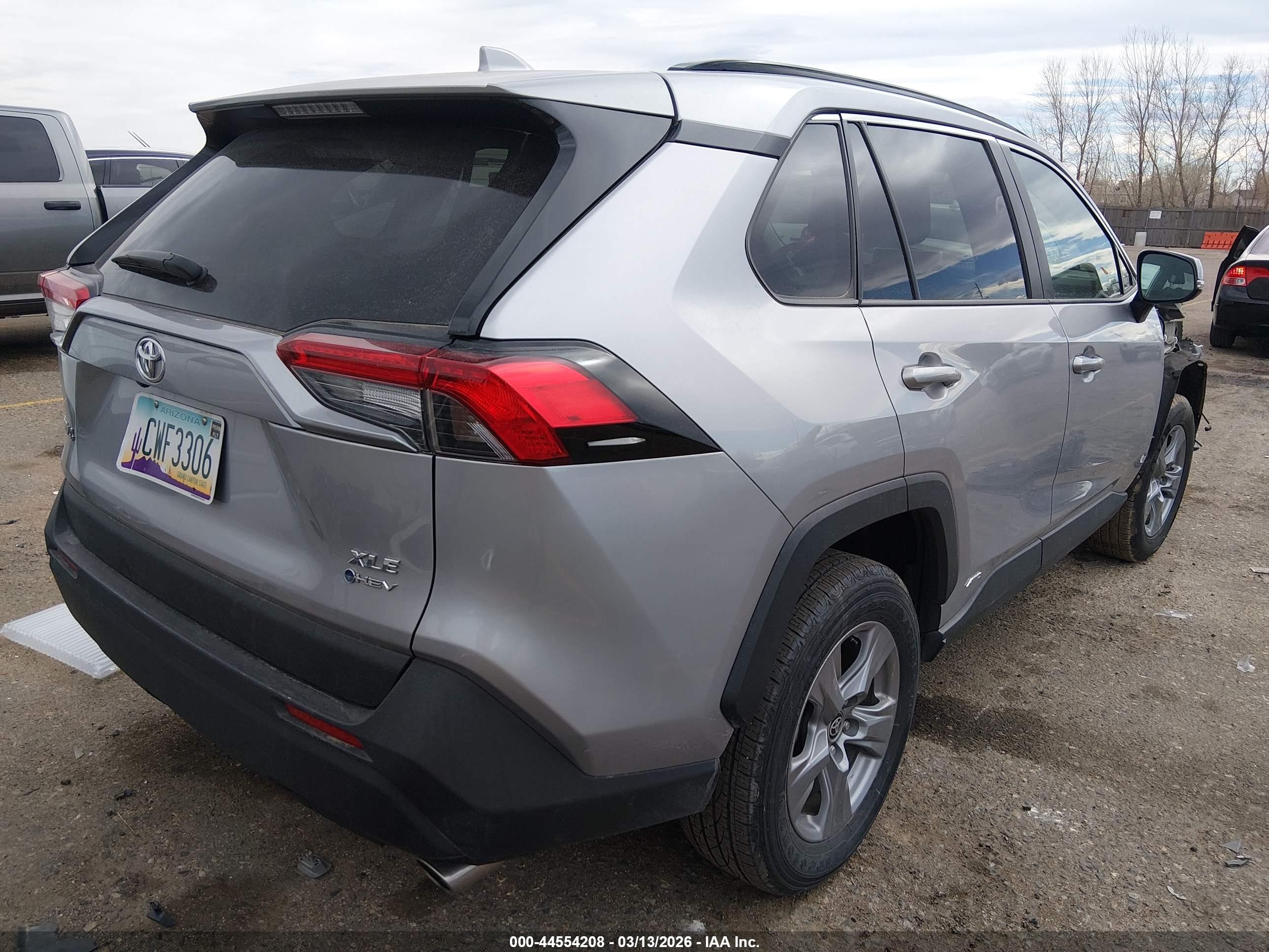 TOYOTA RAV4 image 4