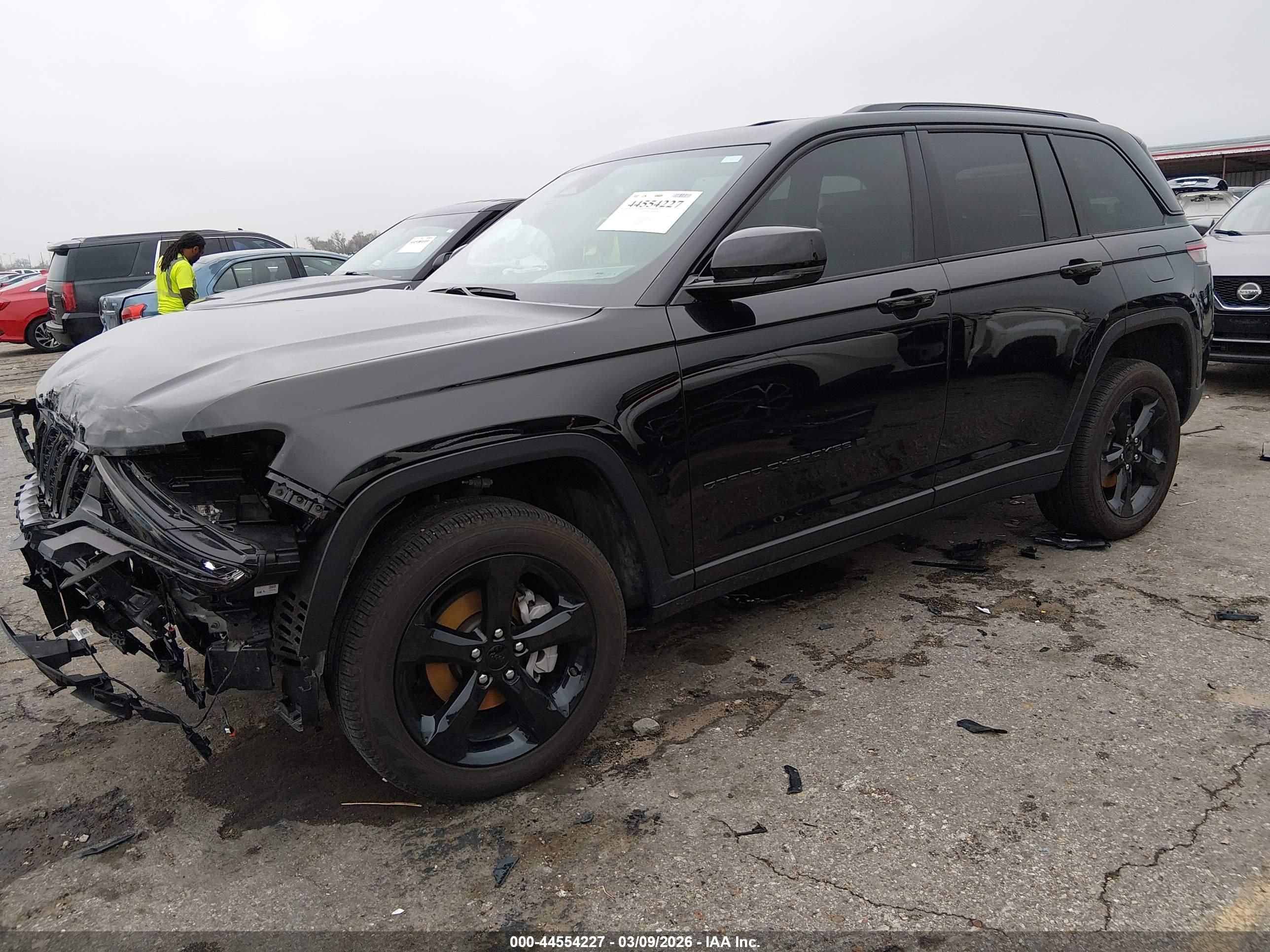 JEEP GRAND image 2