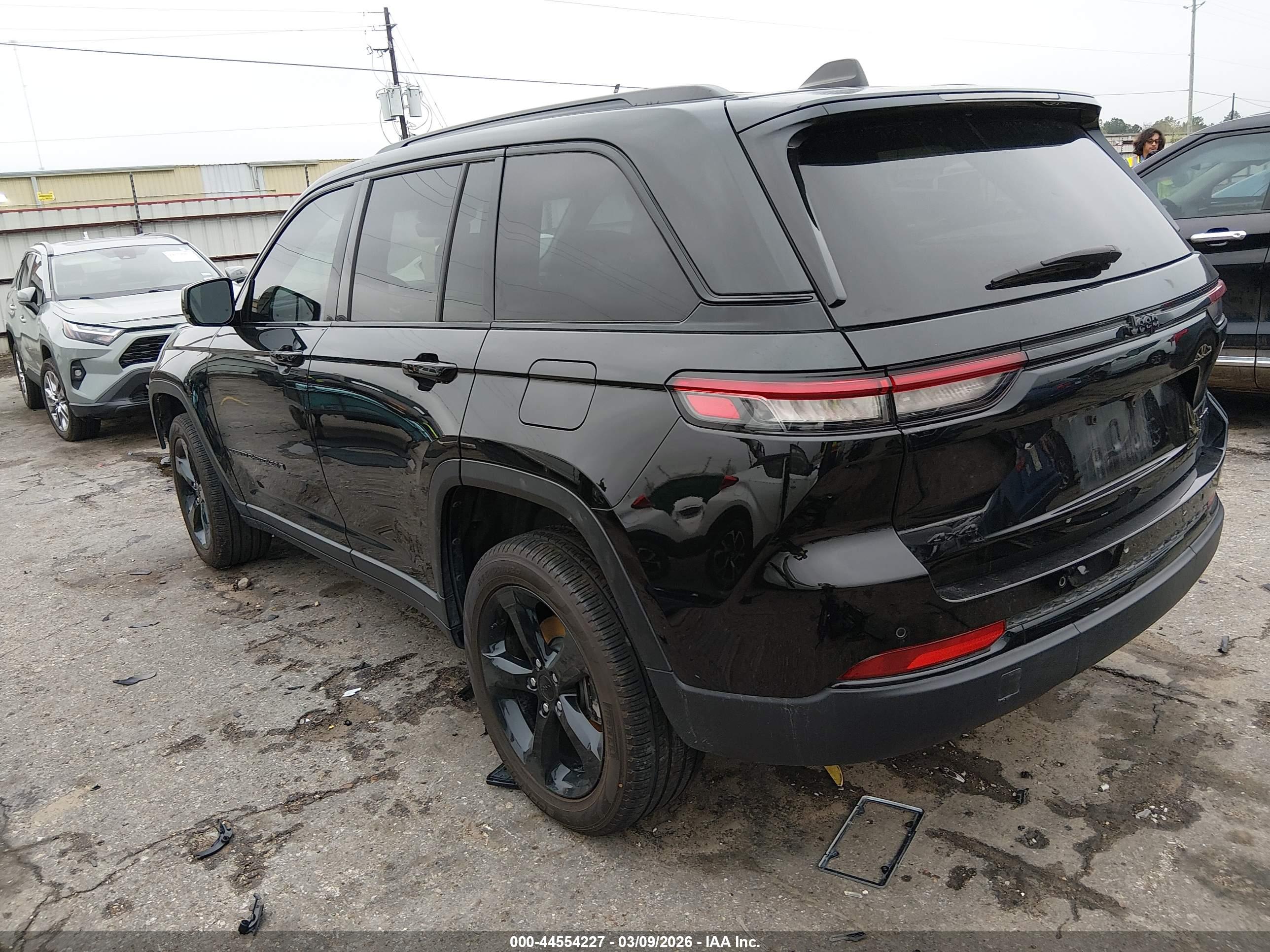 JEEP GRAND image 3