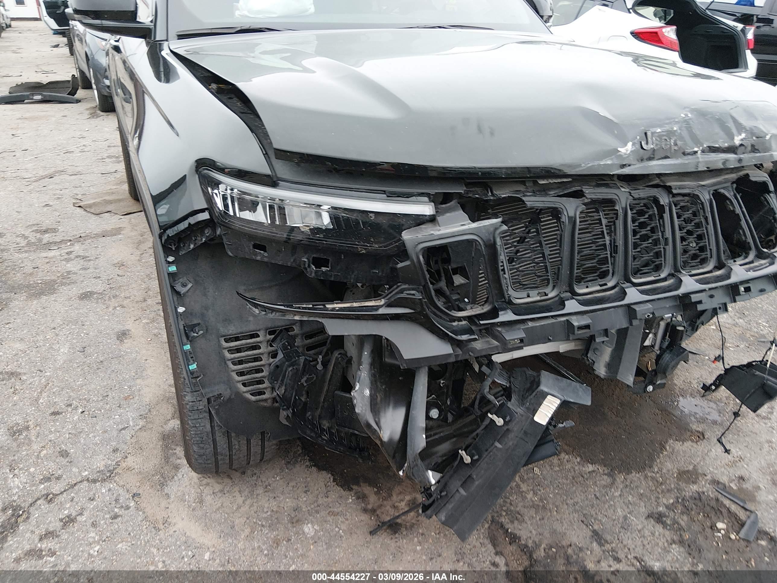 JEEP GRAND image 6