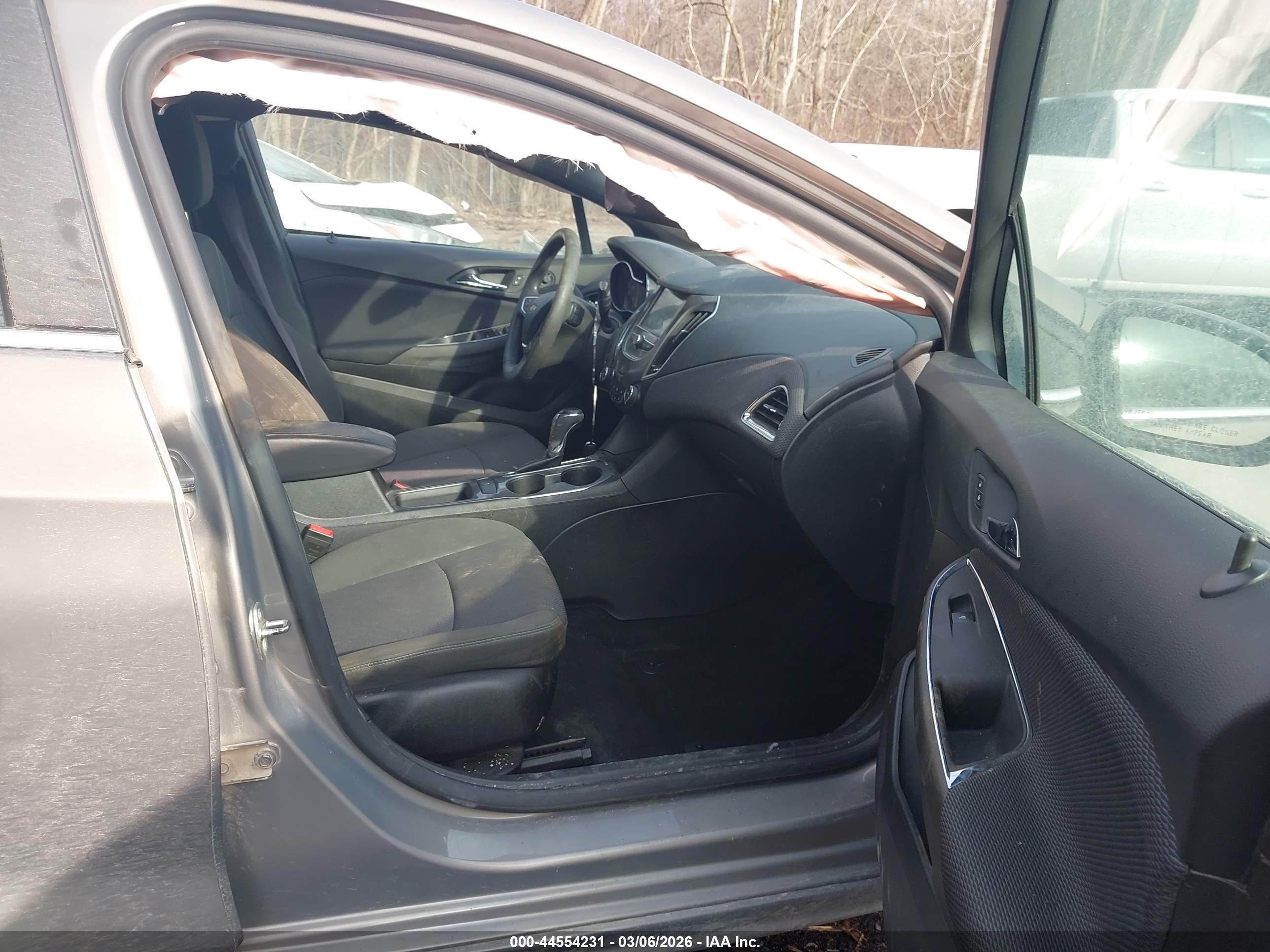 CHEVROLET CRUZE image 5