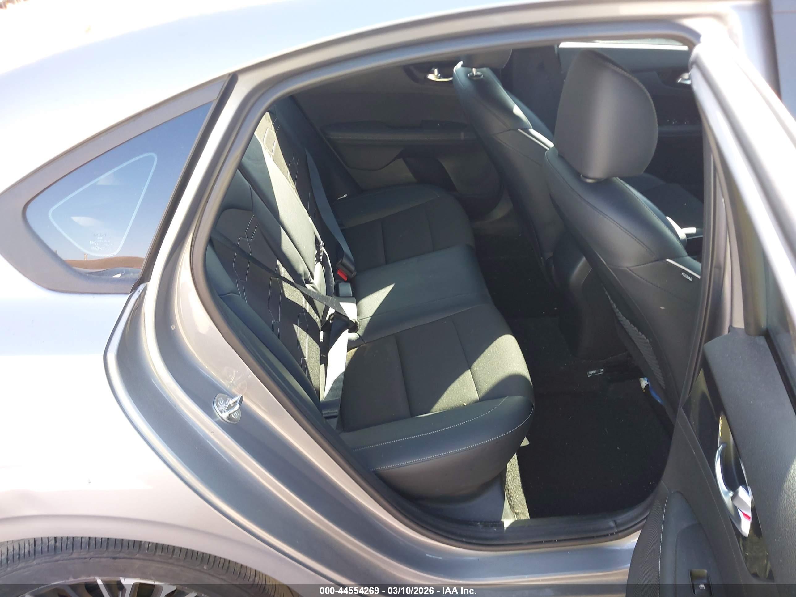 KIA FORTE image 8