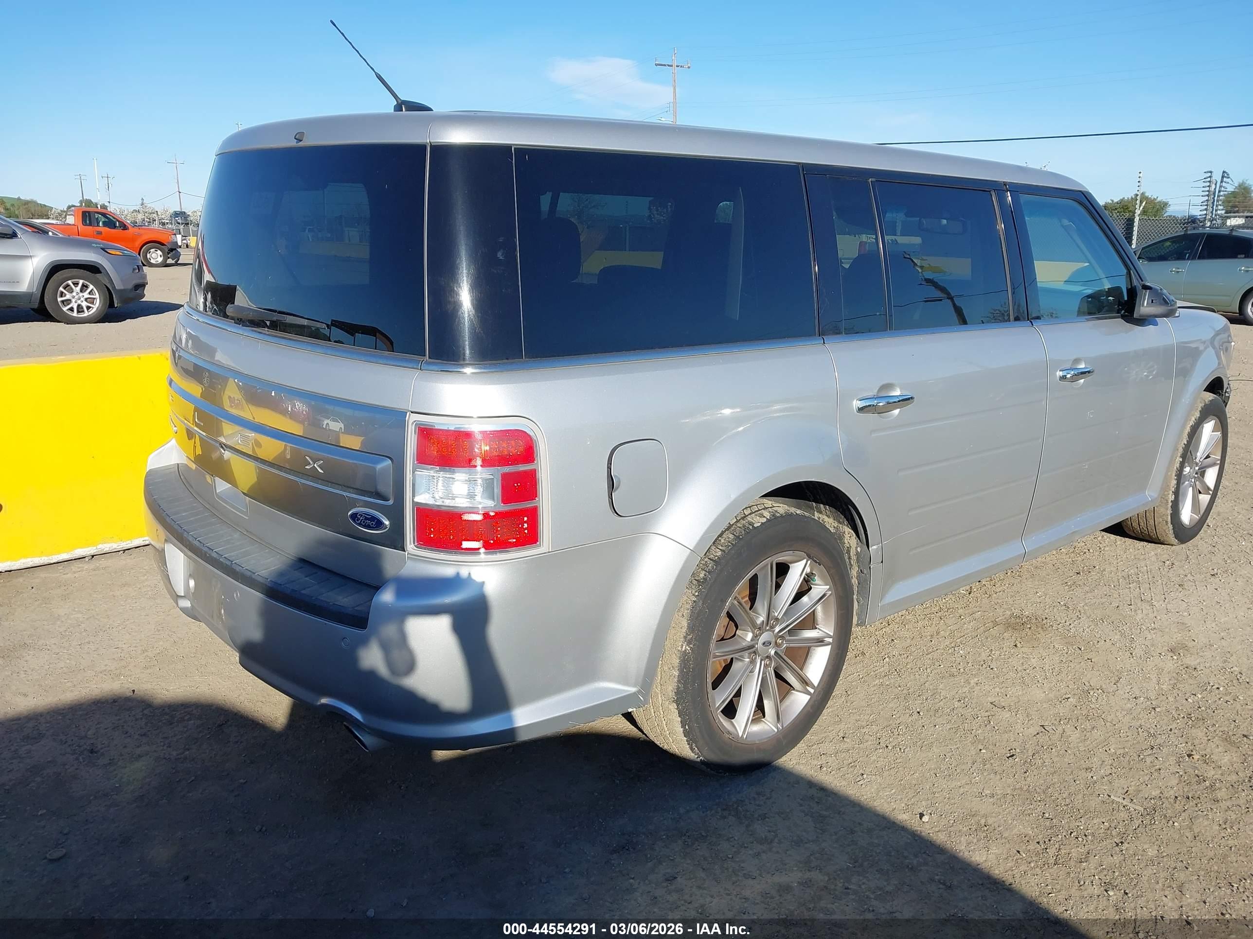 FORD FLEX image 4