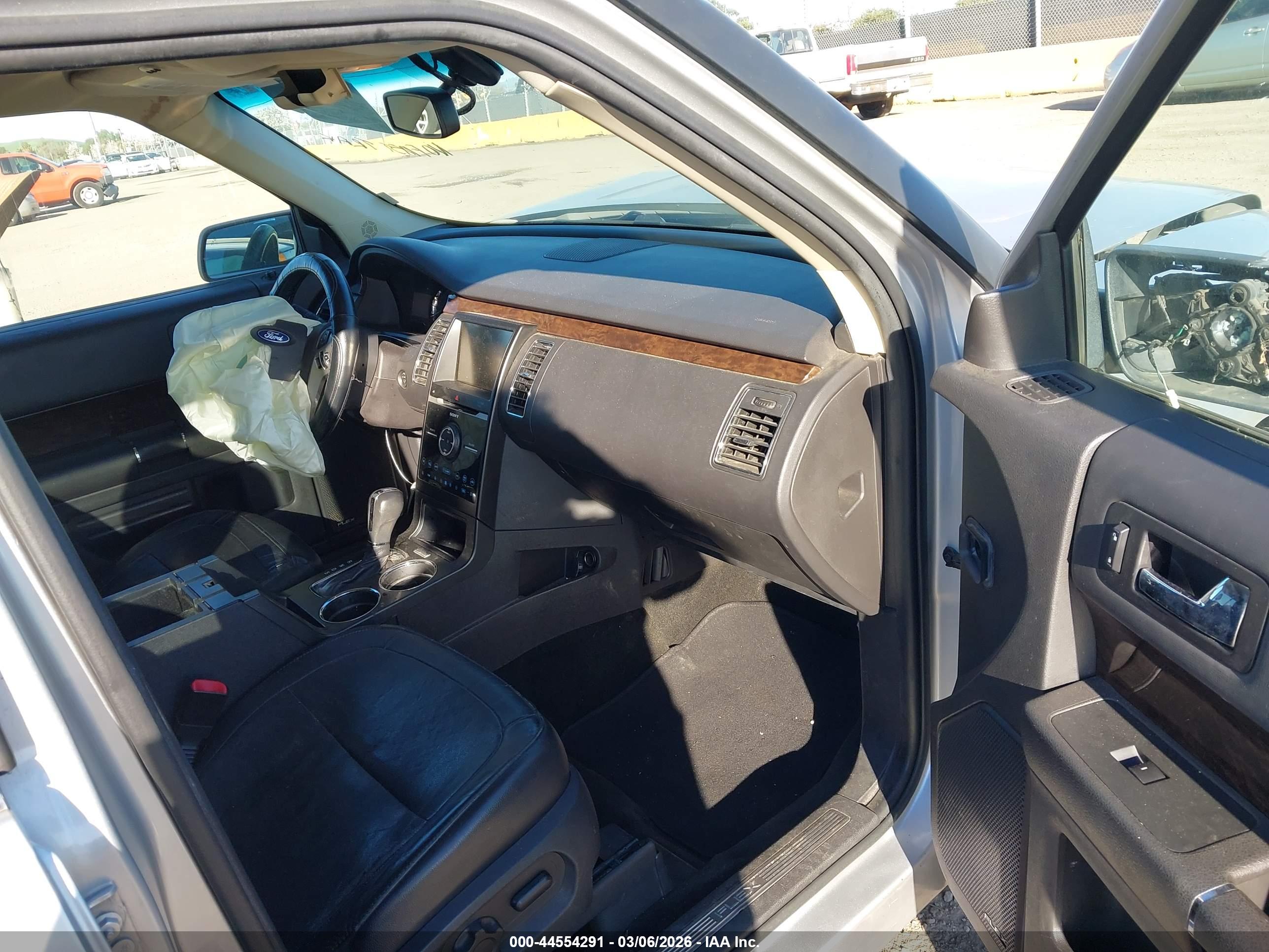 FORD FLEX image 5