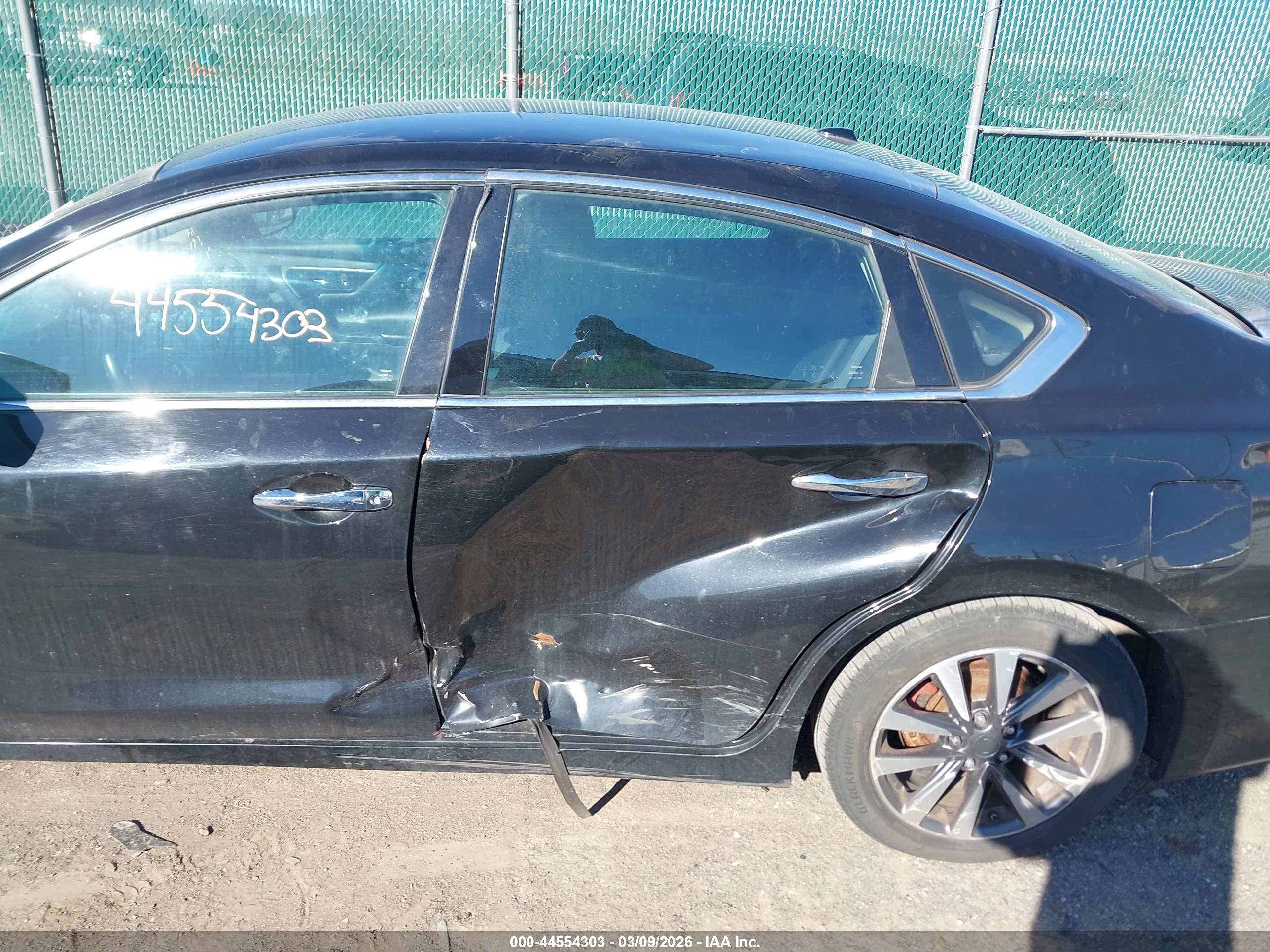 NISSAN ALTIMA image 6