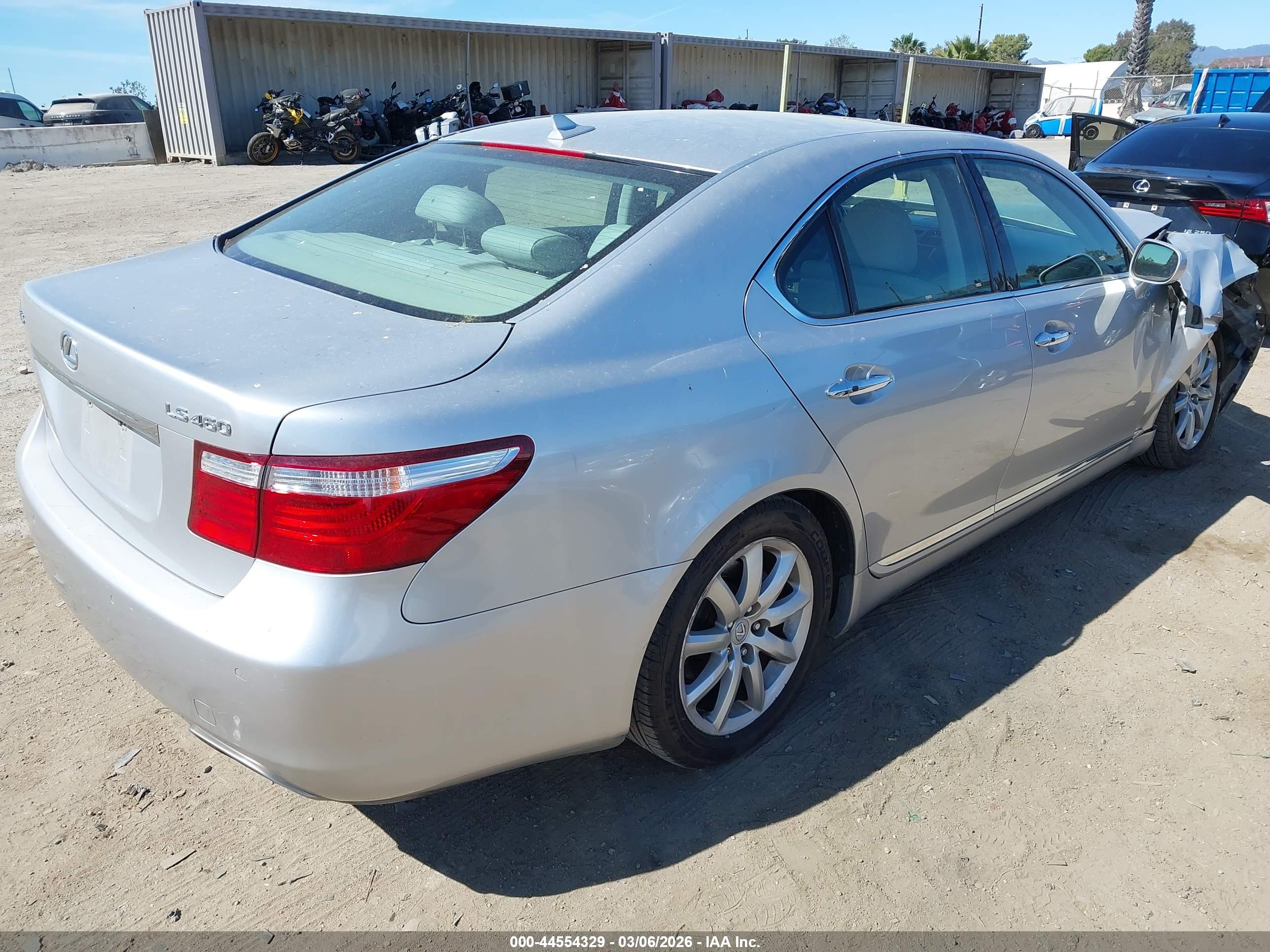 LEXUS LS image 4