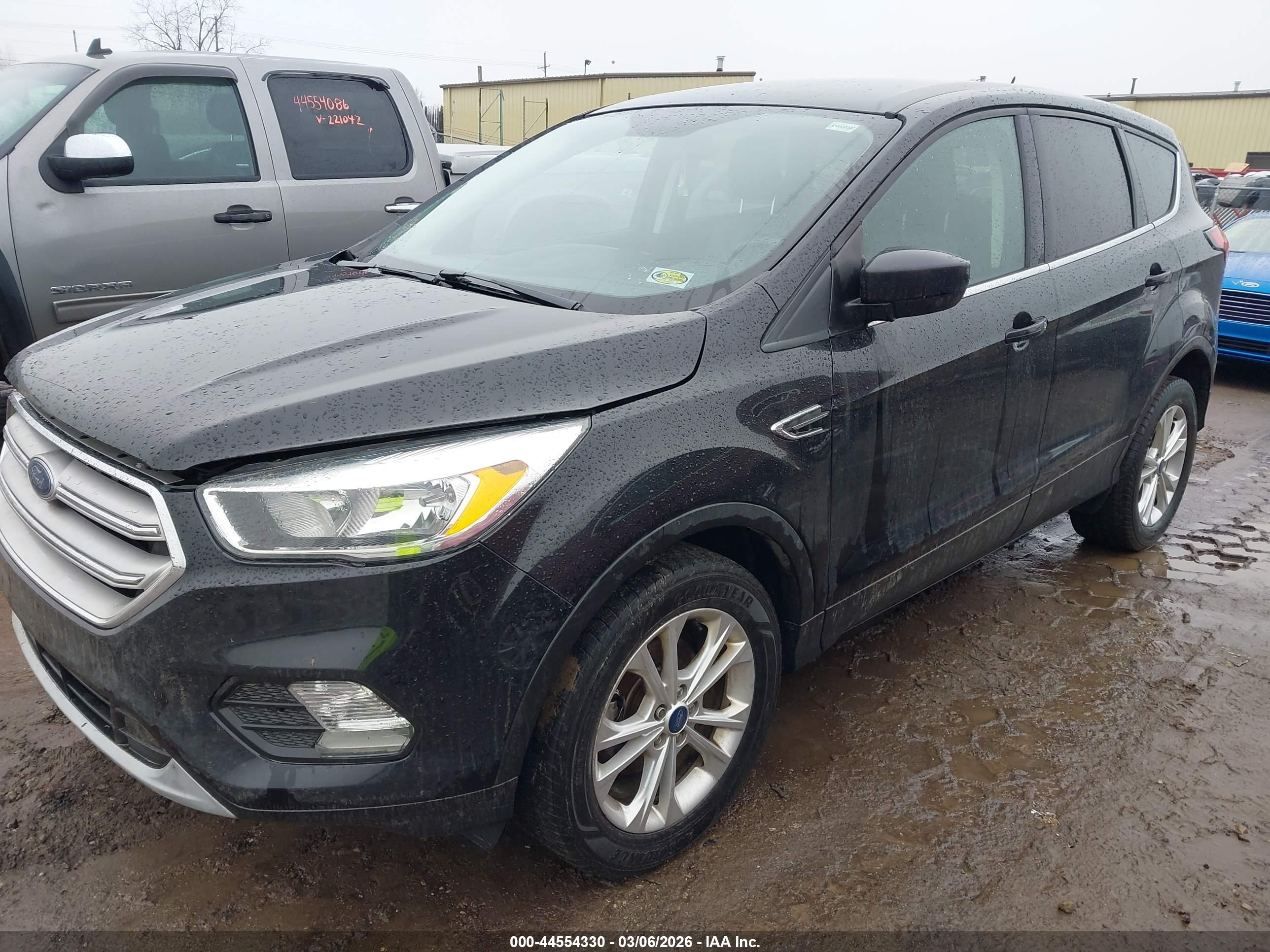 FORD ESCAPE image 2