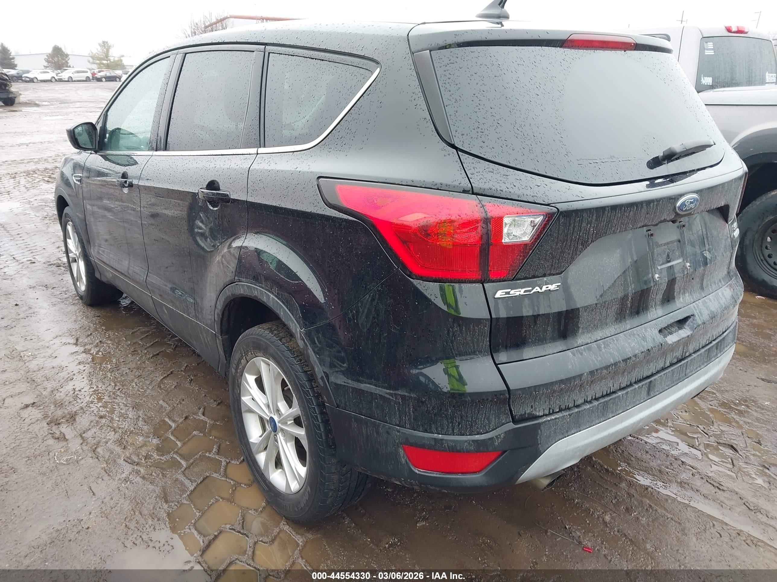 FORD ESCAPE image 3