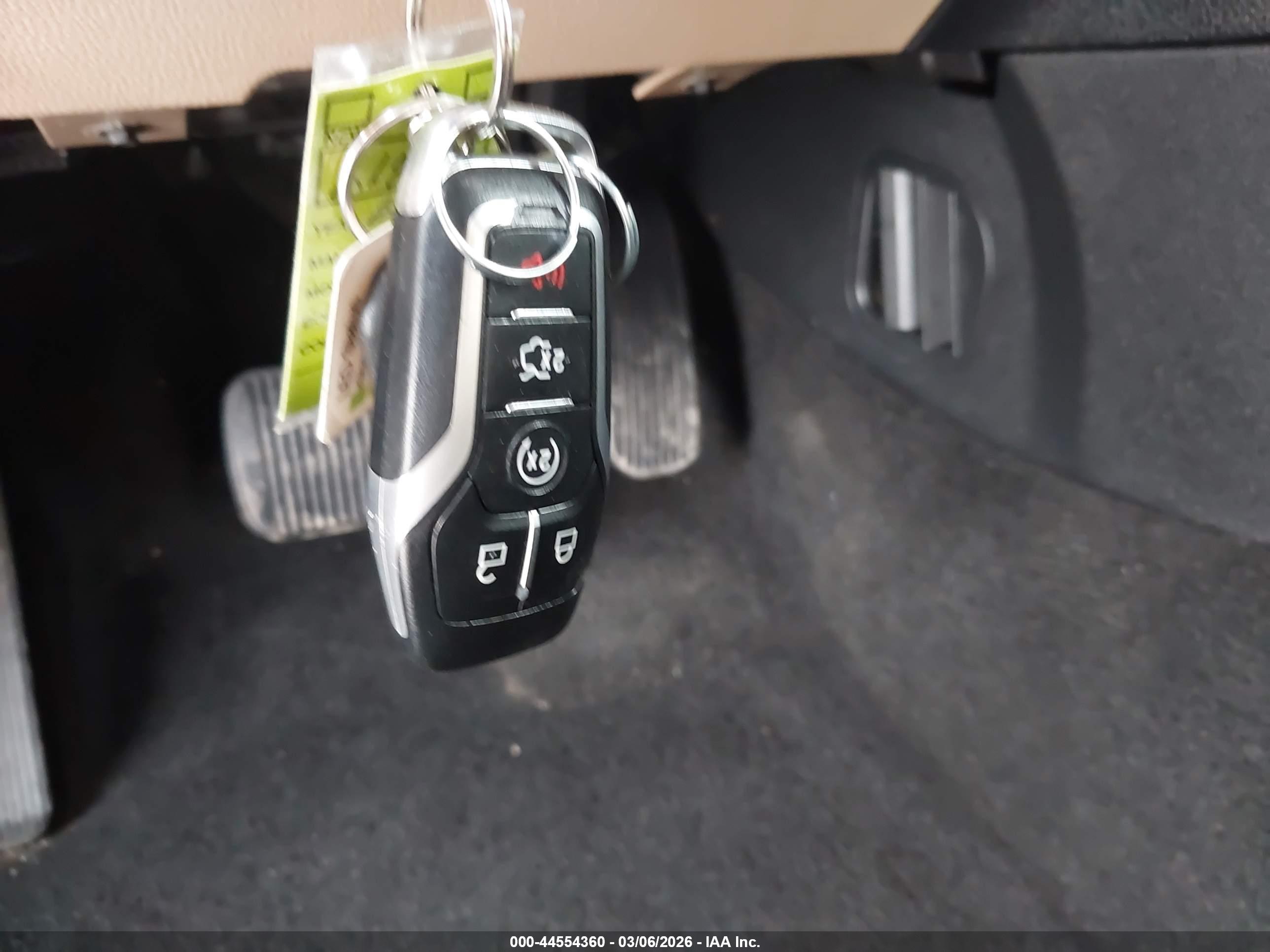 FORD EXPLORER image 11