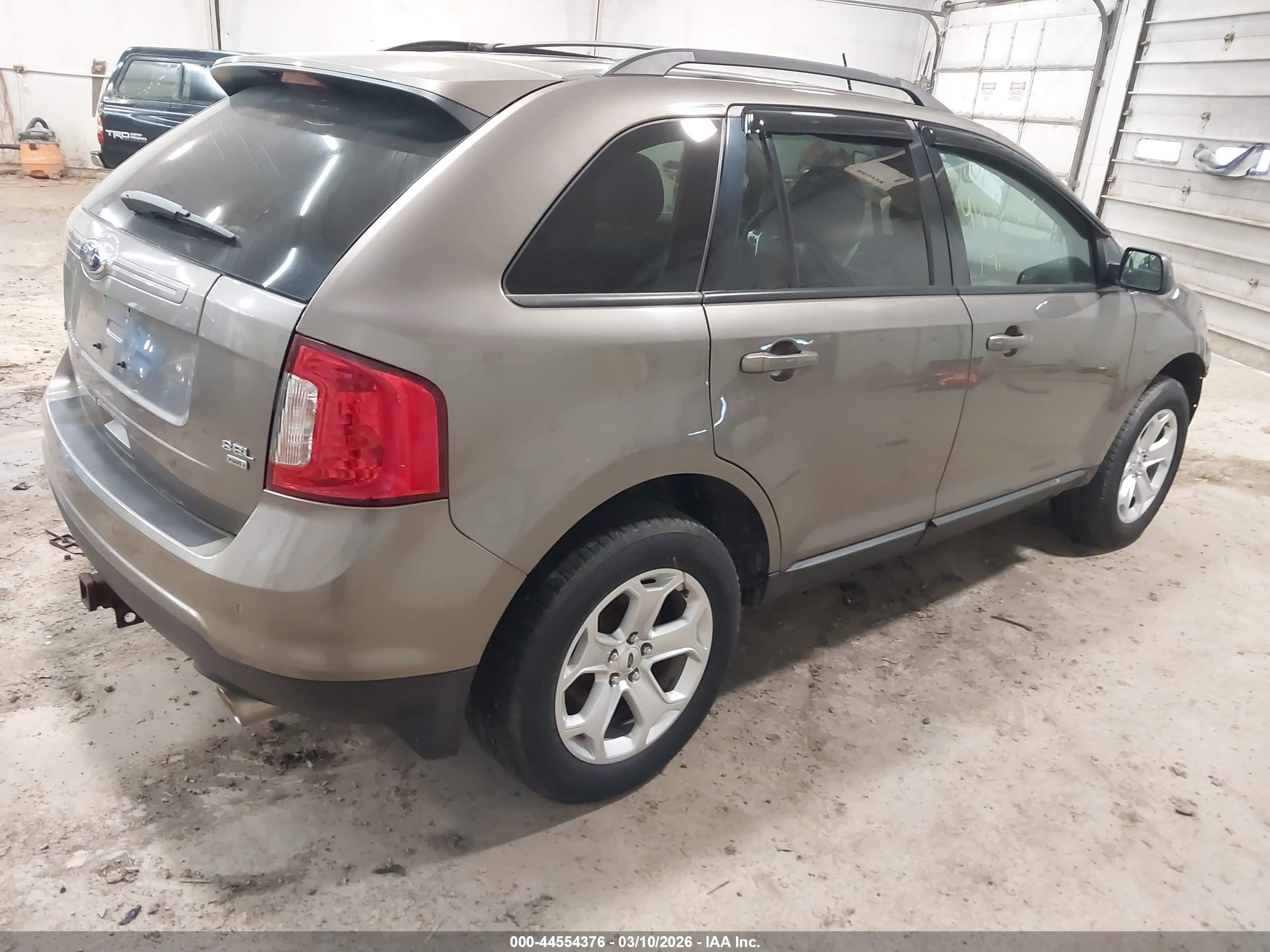 FORD EDGE image 4