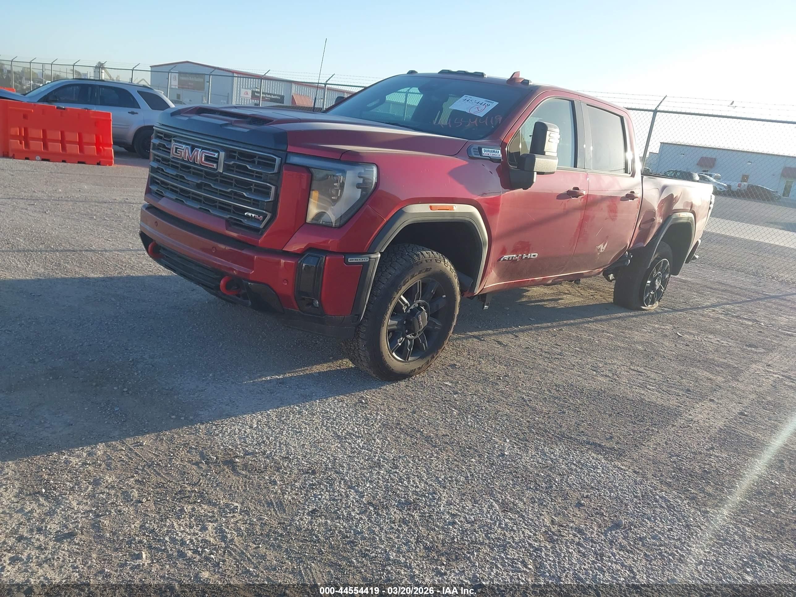 GMC SIERRA image 2