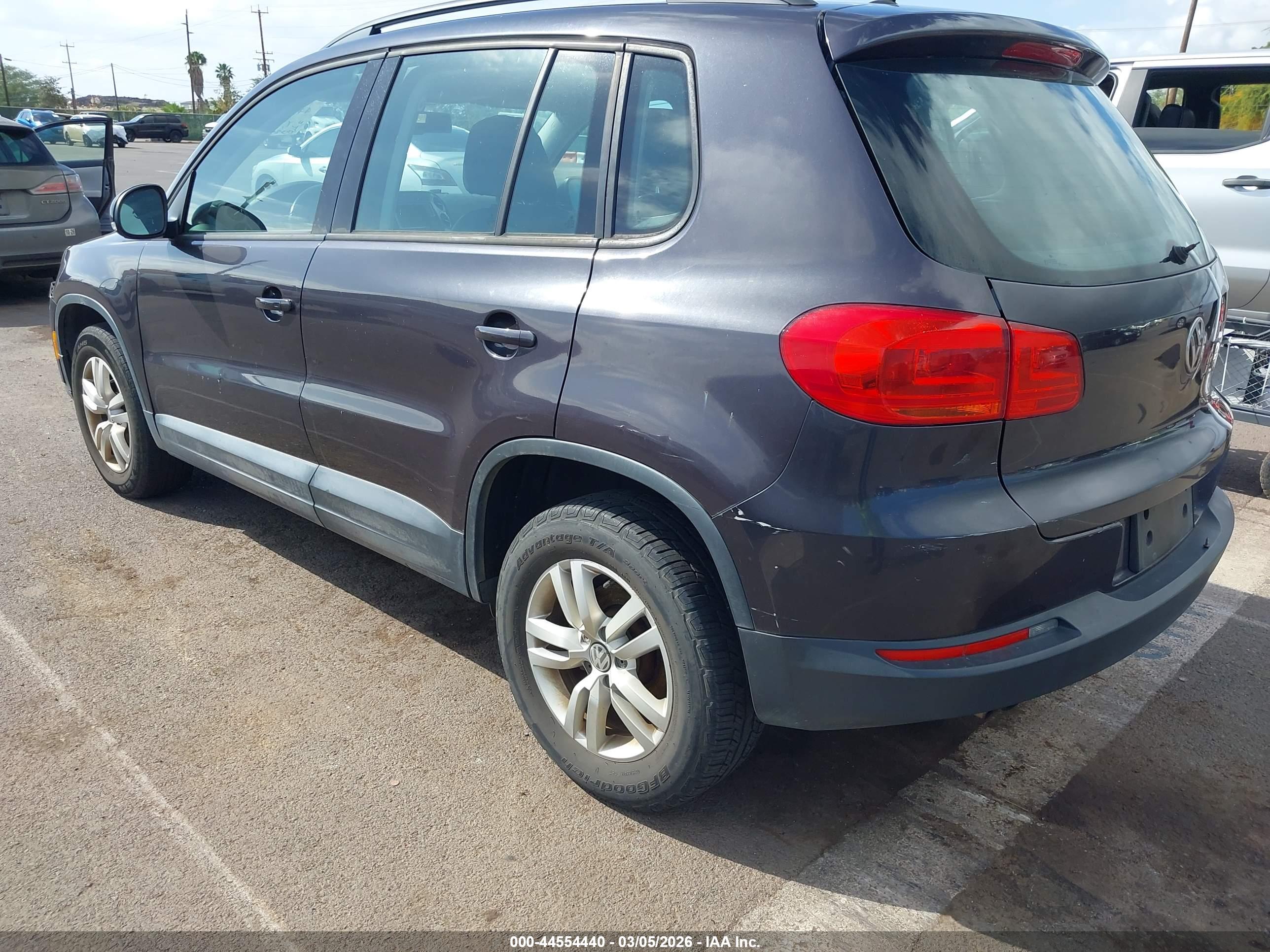 VOLKSWAGEN TIGUAN image 3