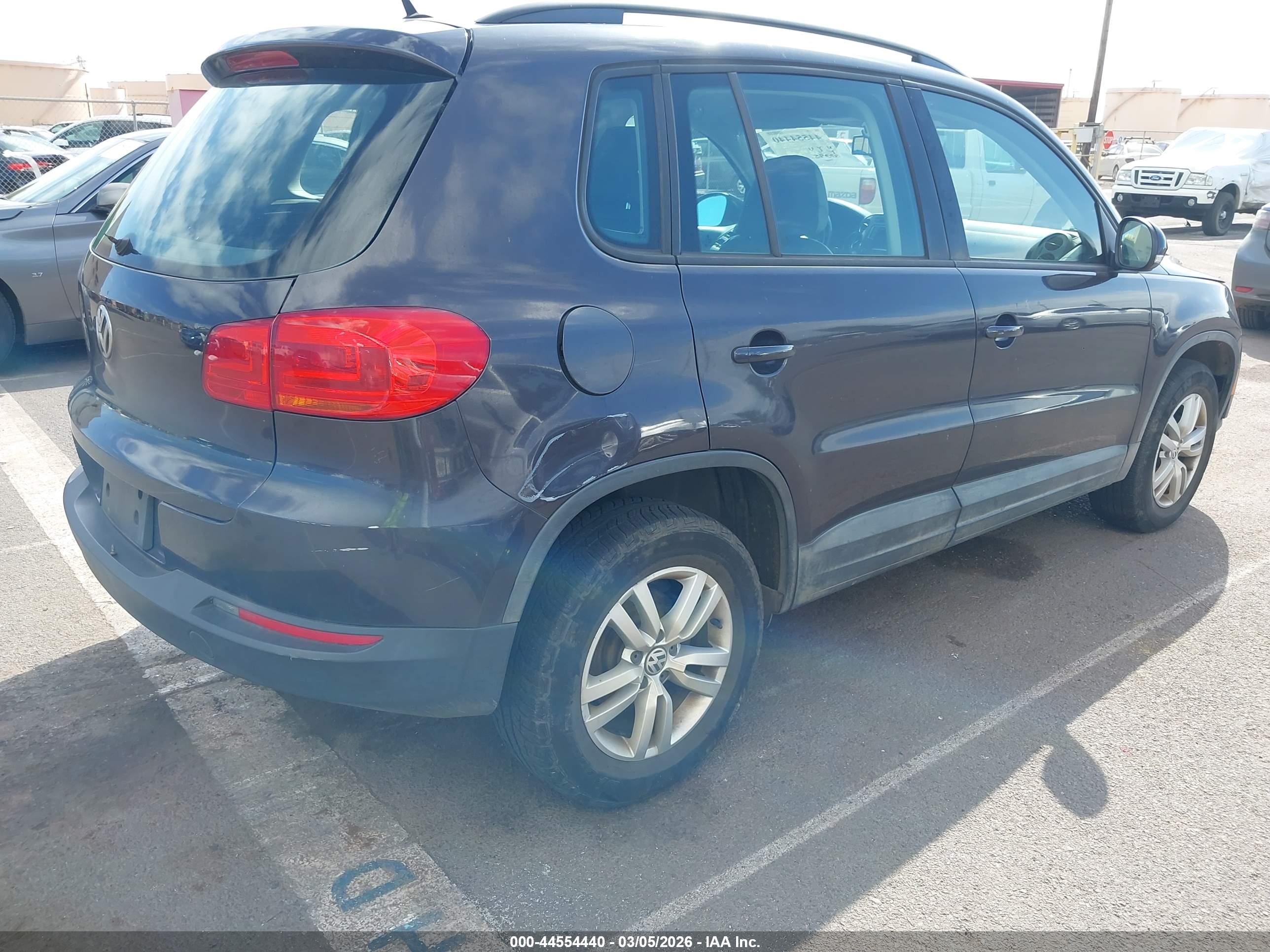 VOLKSWAGEN TIGUAN image 4