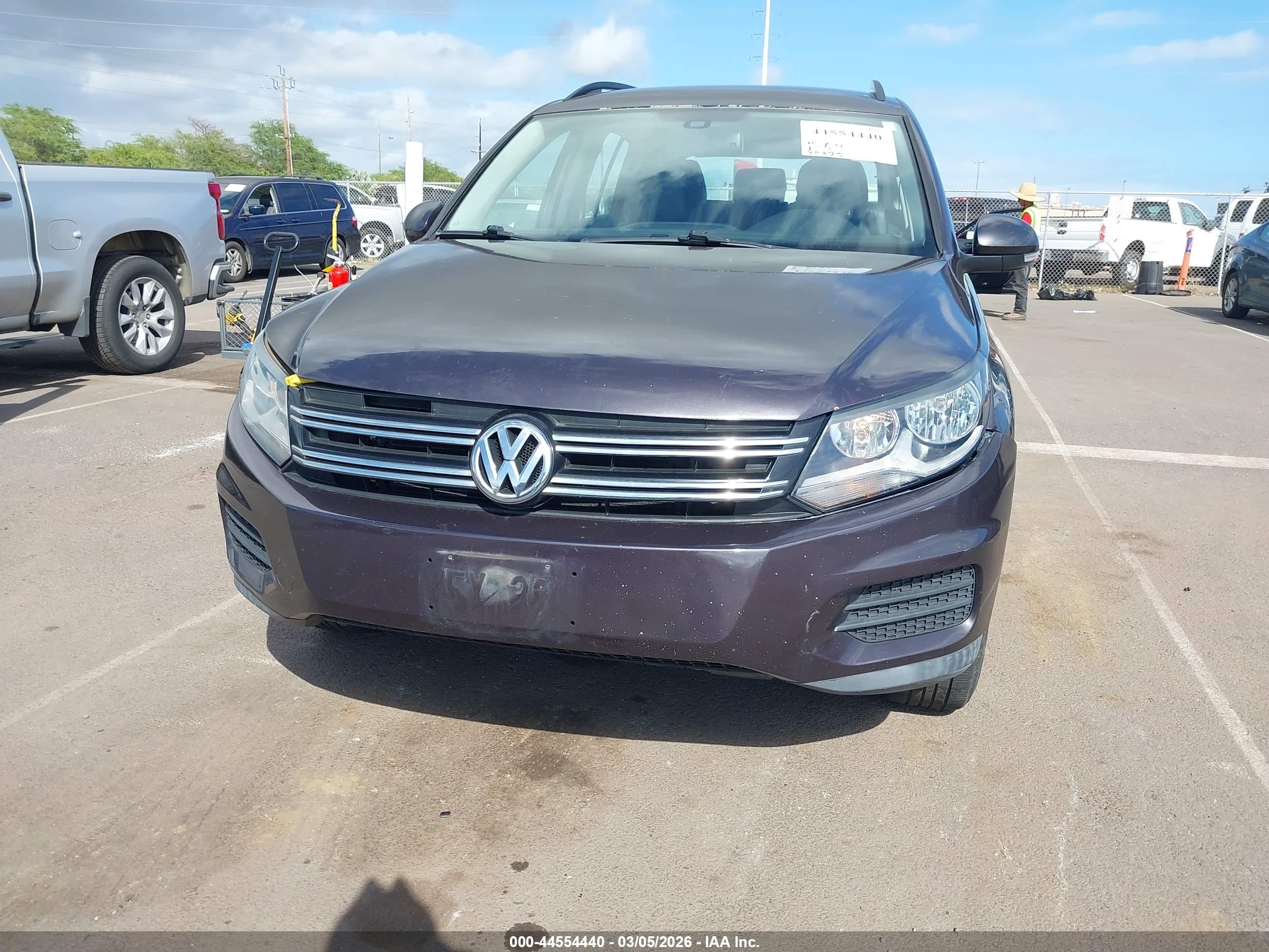 VOLKSWAGEN TIGUAN image 6