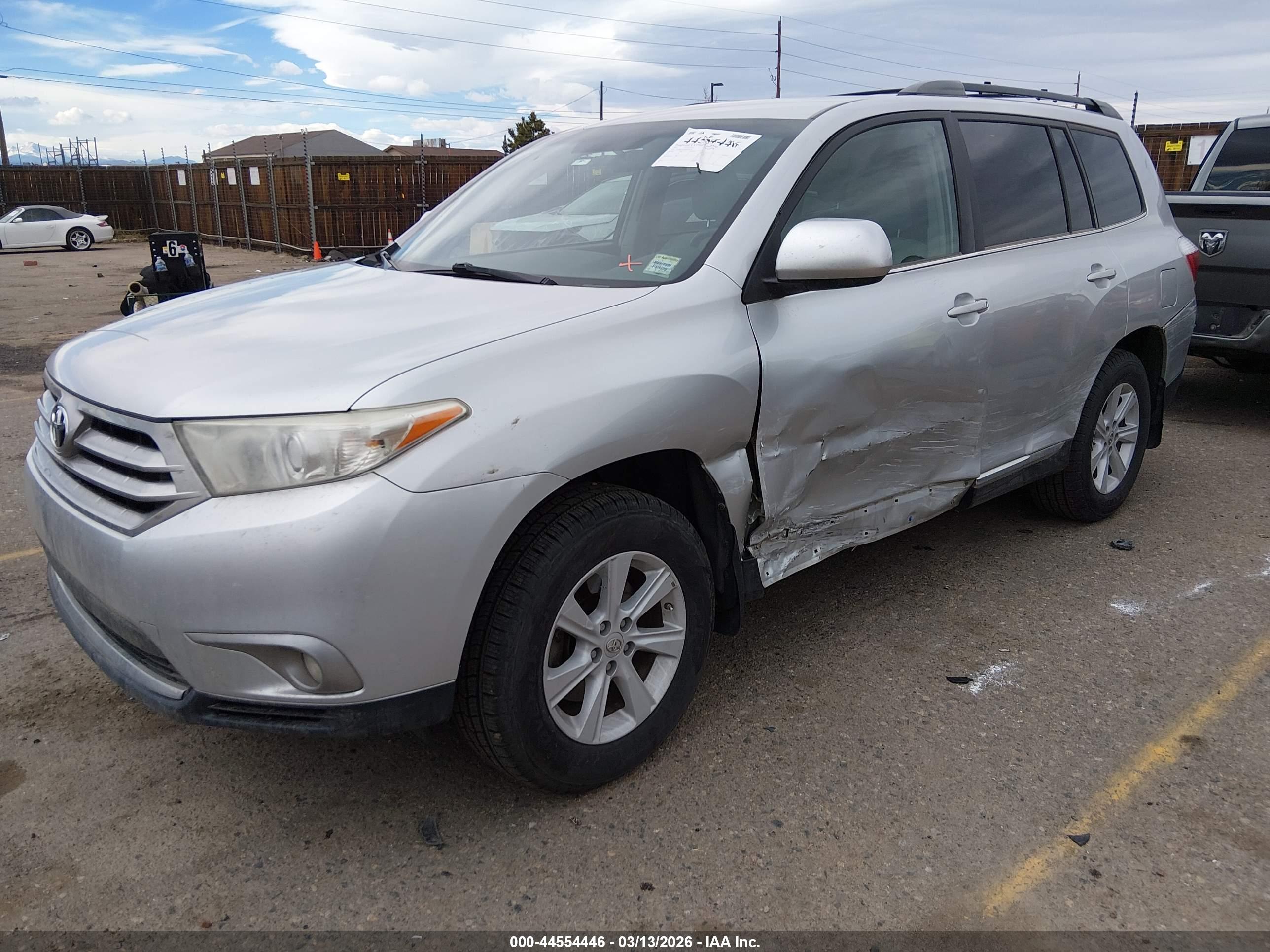 TOYOTA HIGHLANDER image 2