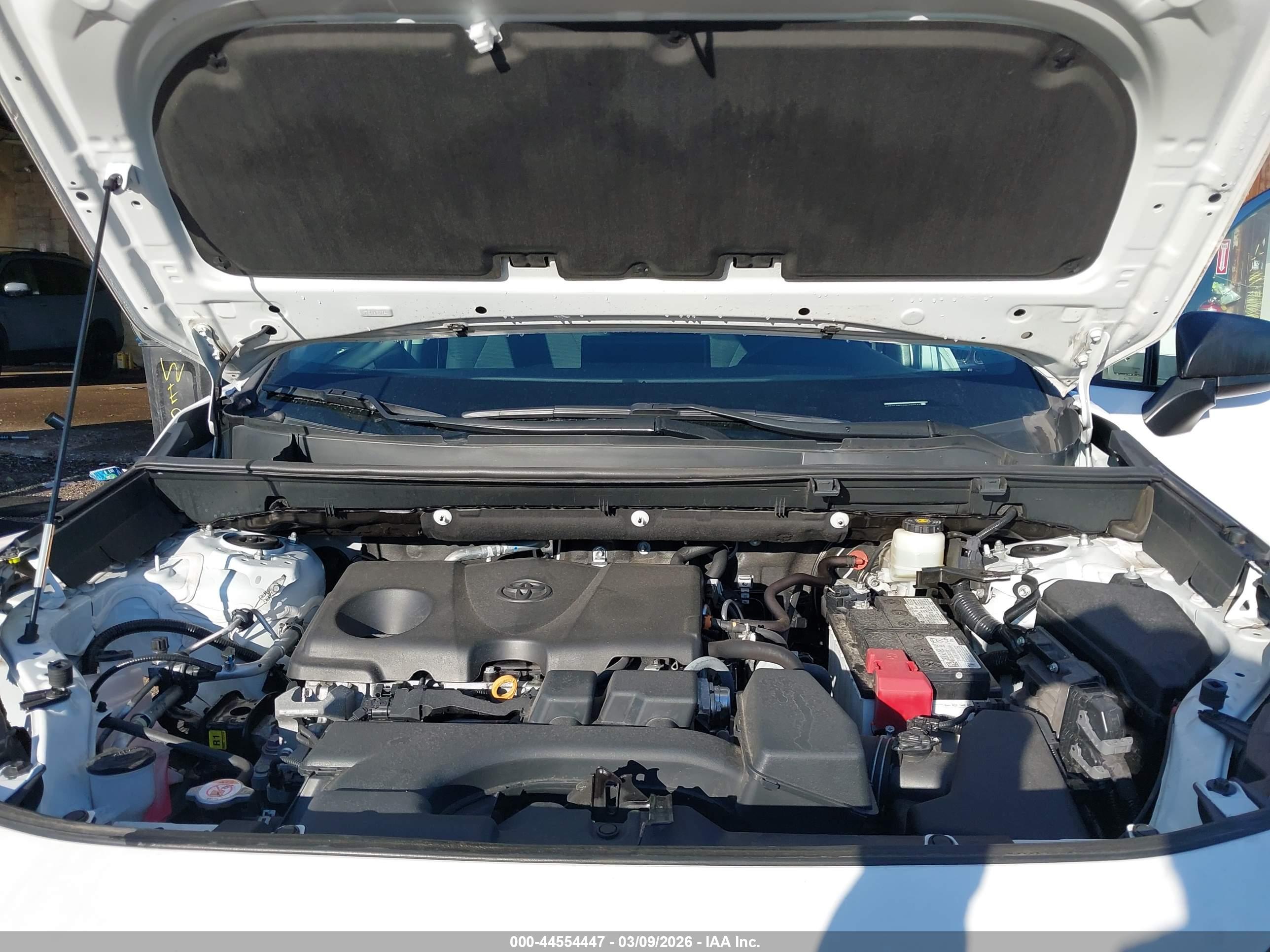 TOYOTA RAV4 image 10
