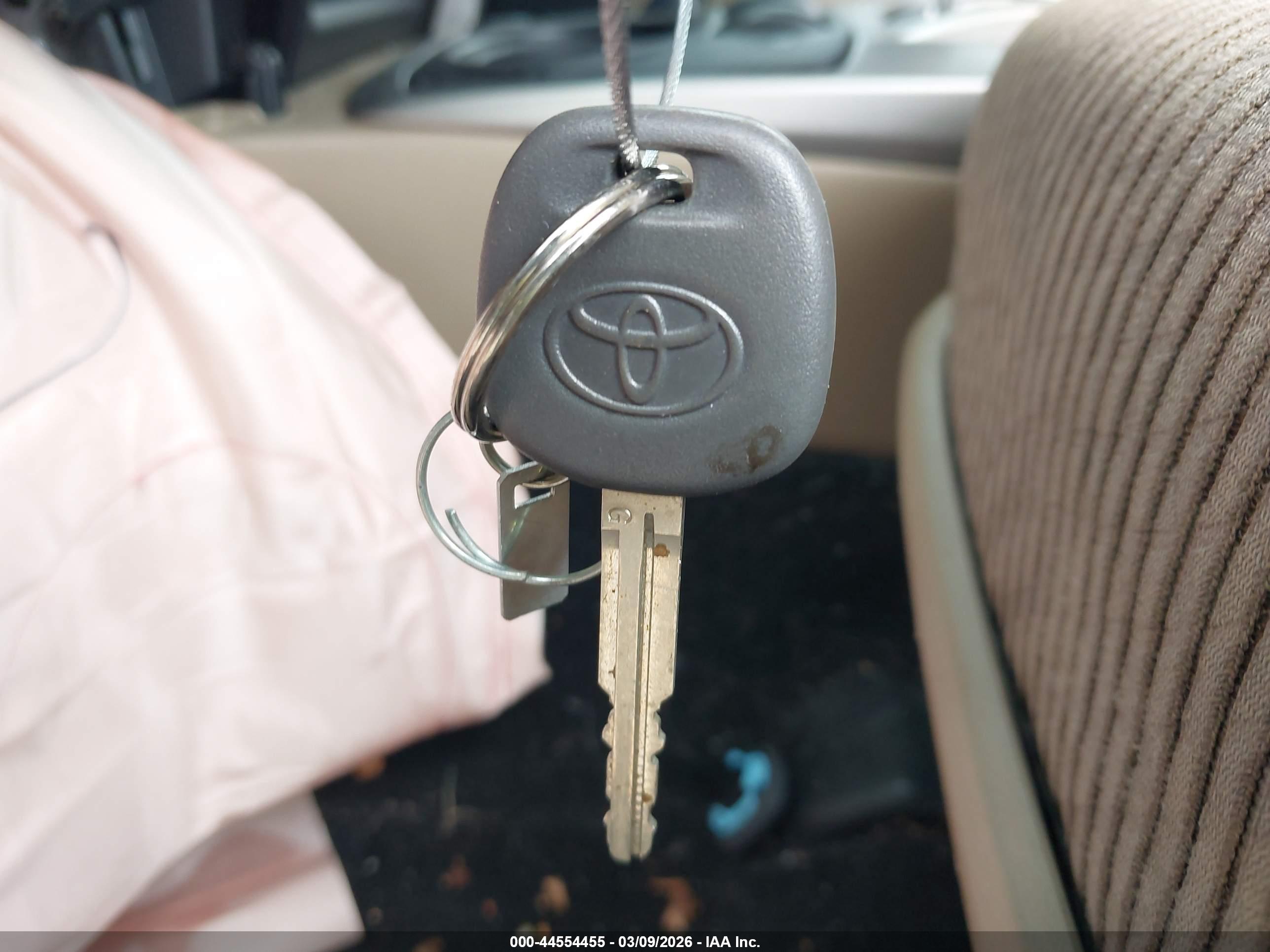 TOYOTA 4RUNNER image 11