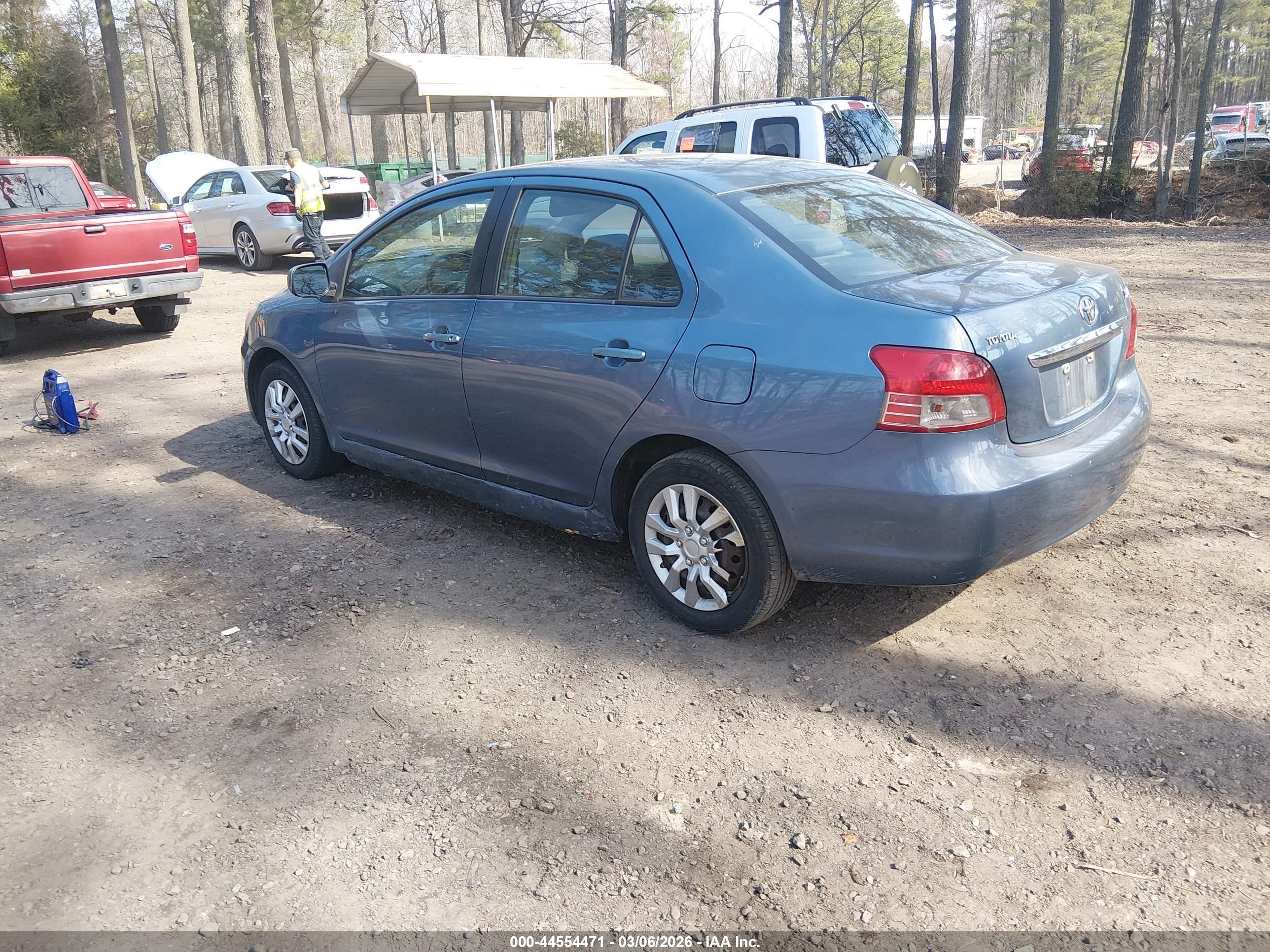 TOYOTA YARIS image 3