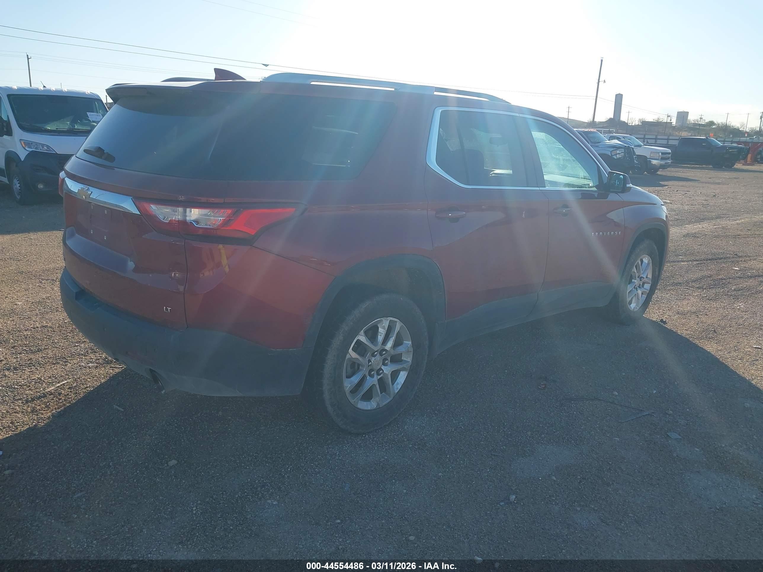 CHEVROLET TRAVERSE image 4